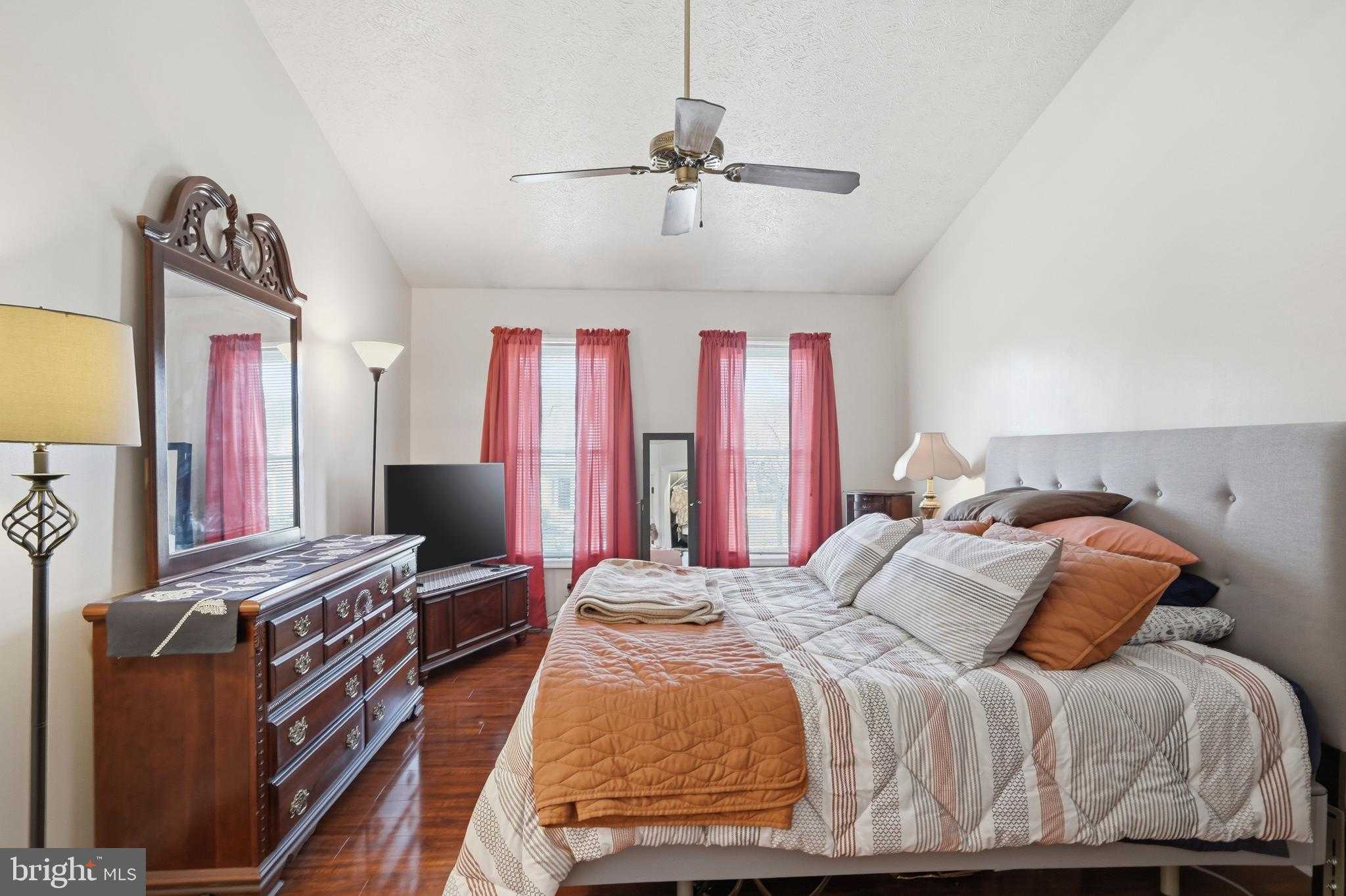 759 Sunnyfield Ln photo 19