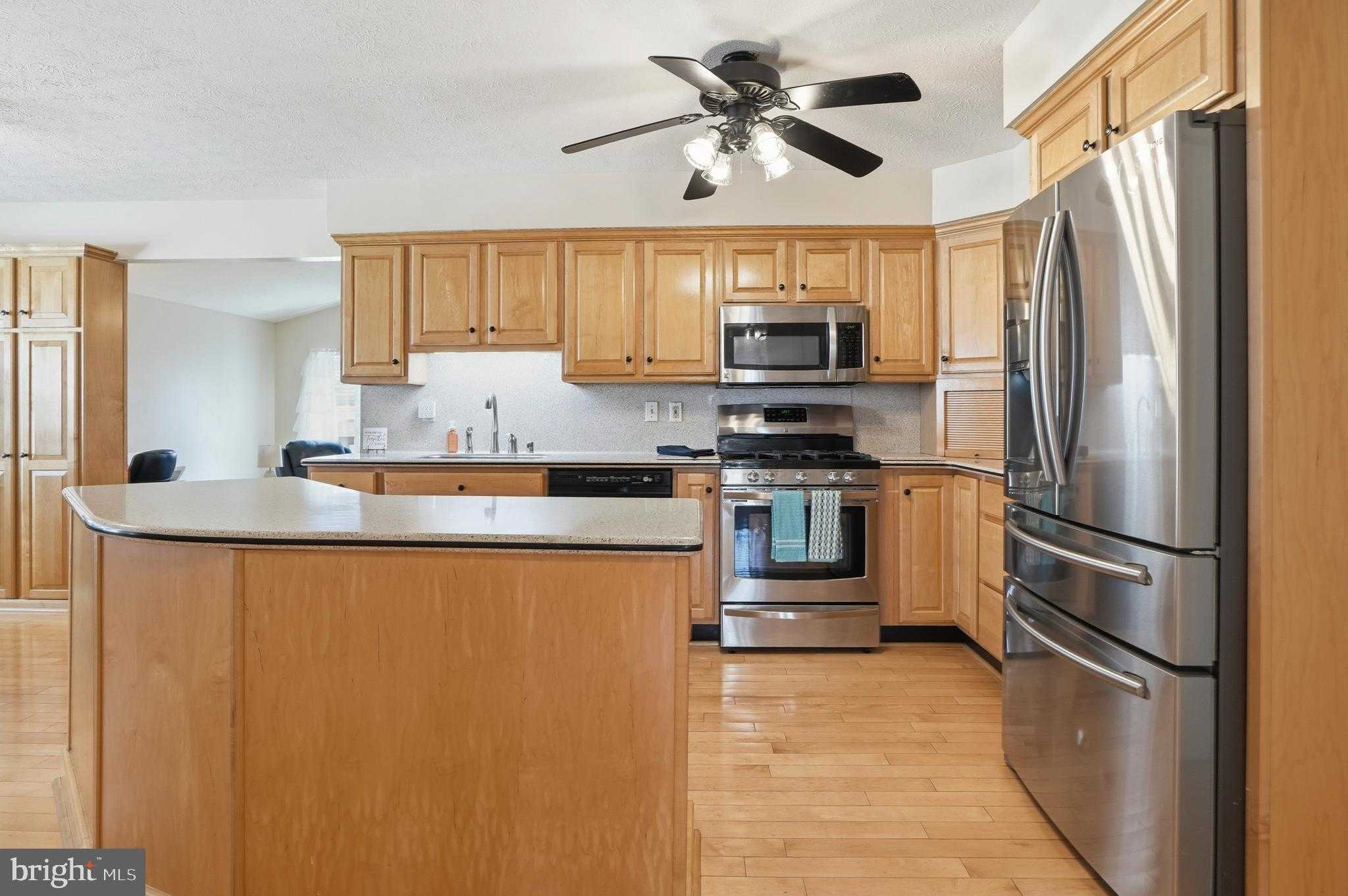 759 Sunnyfield Ln photo 7