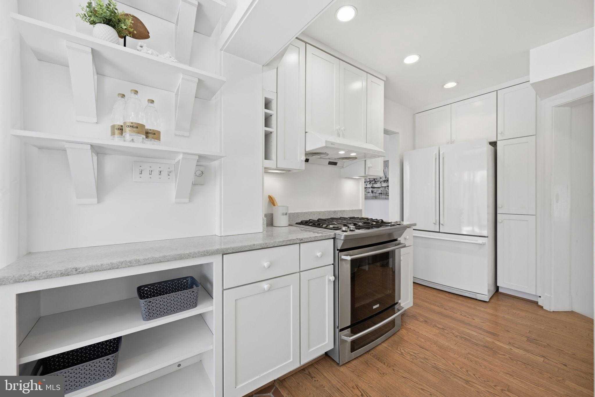 9634 Parkwood Dr photo 14