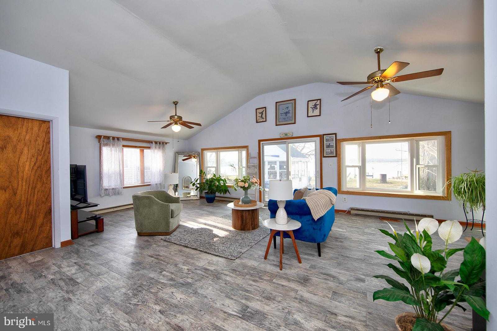 13202 Cherwin Ave photo 2