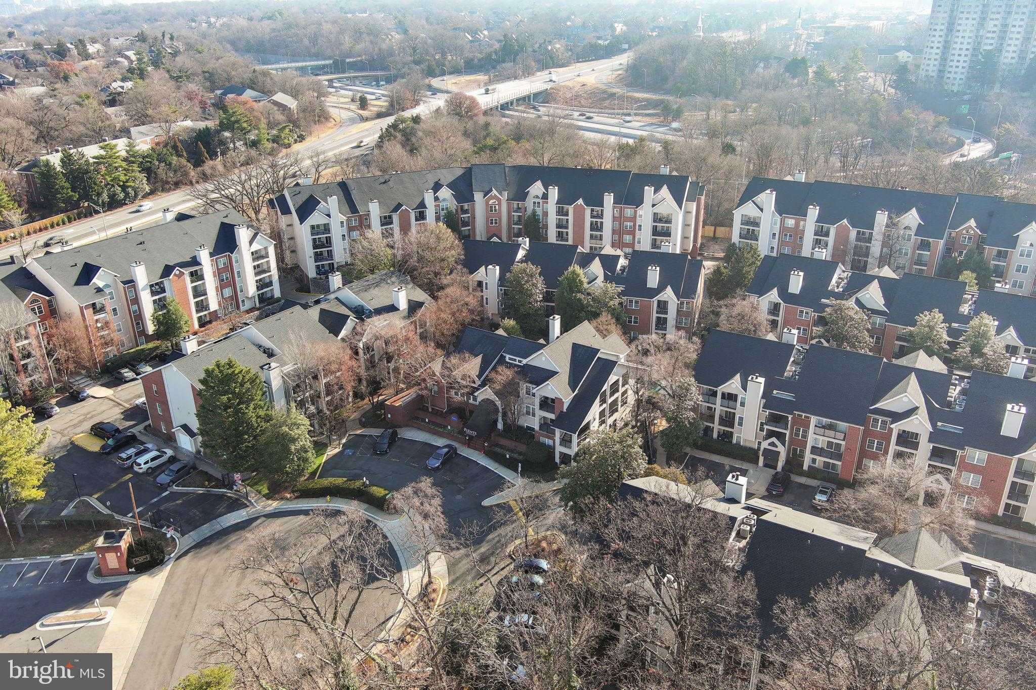 3302 Wyndham Cir Apt B photo 38