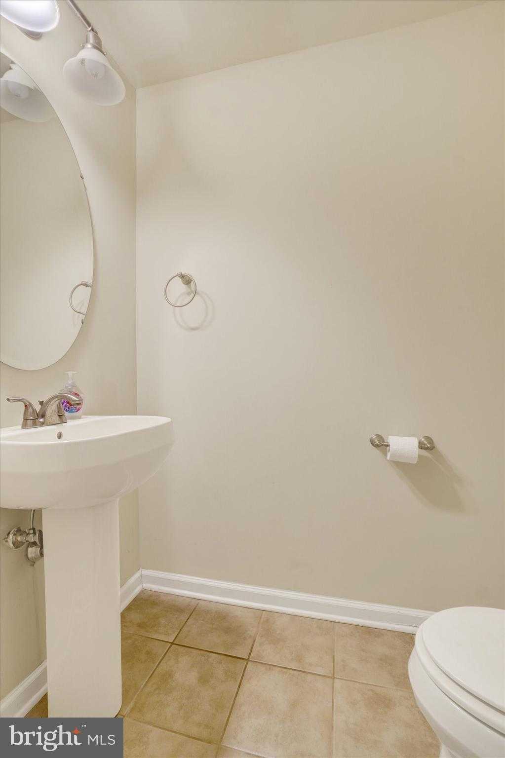 258 N Front St photo 7