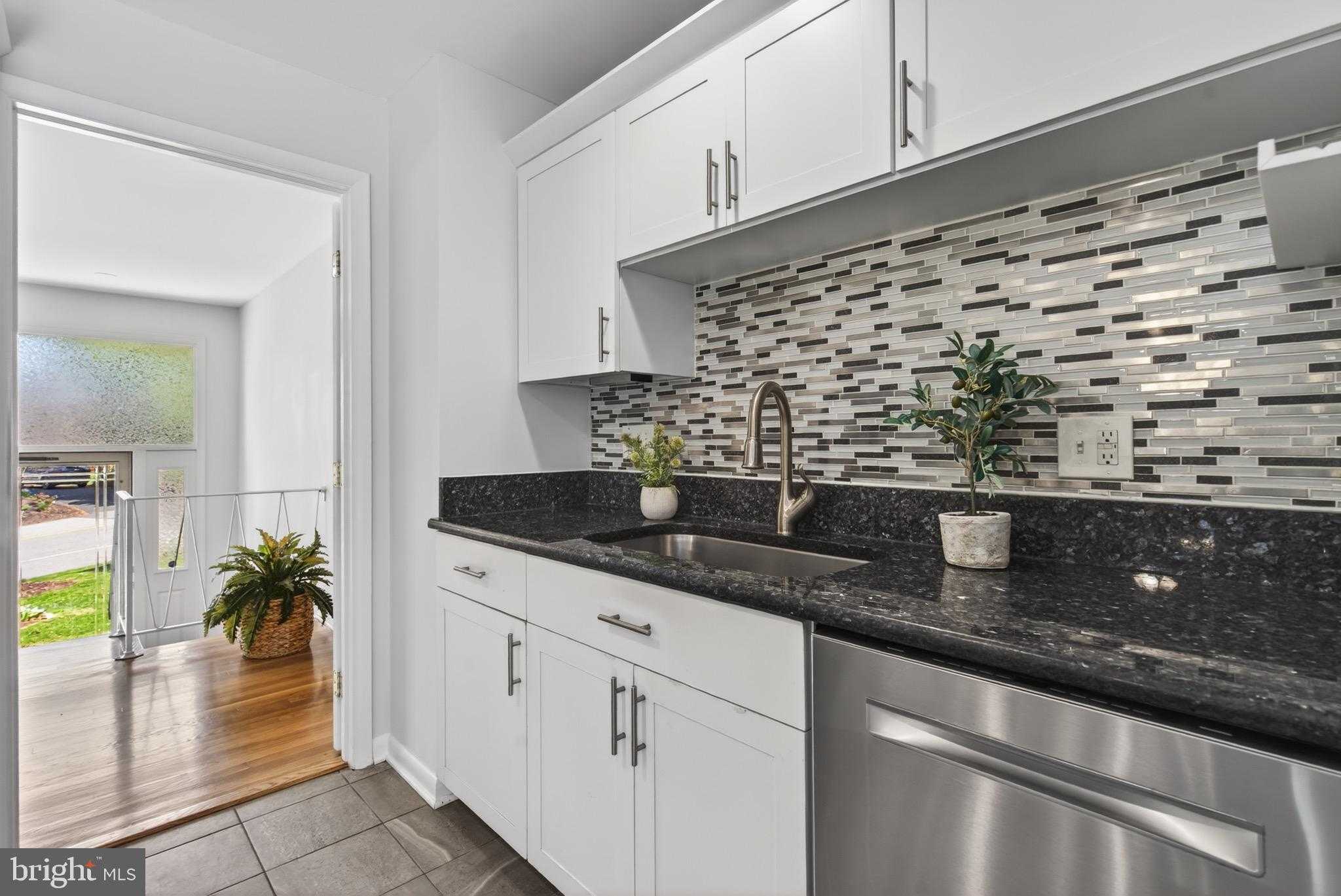 6535 Old Chesterbrook Rd photo 19