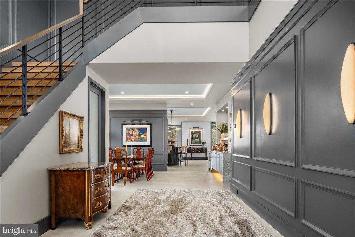 182 S Main St photo 6