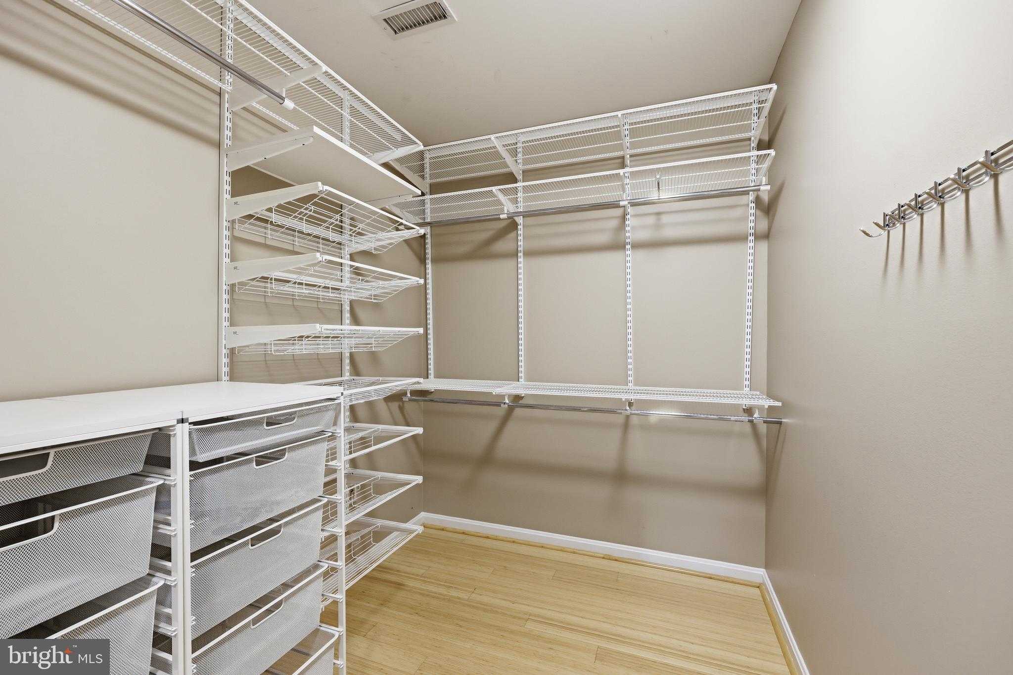 11439 Huntsman Dr photo 32