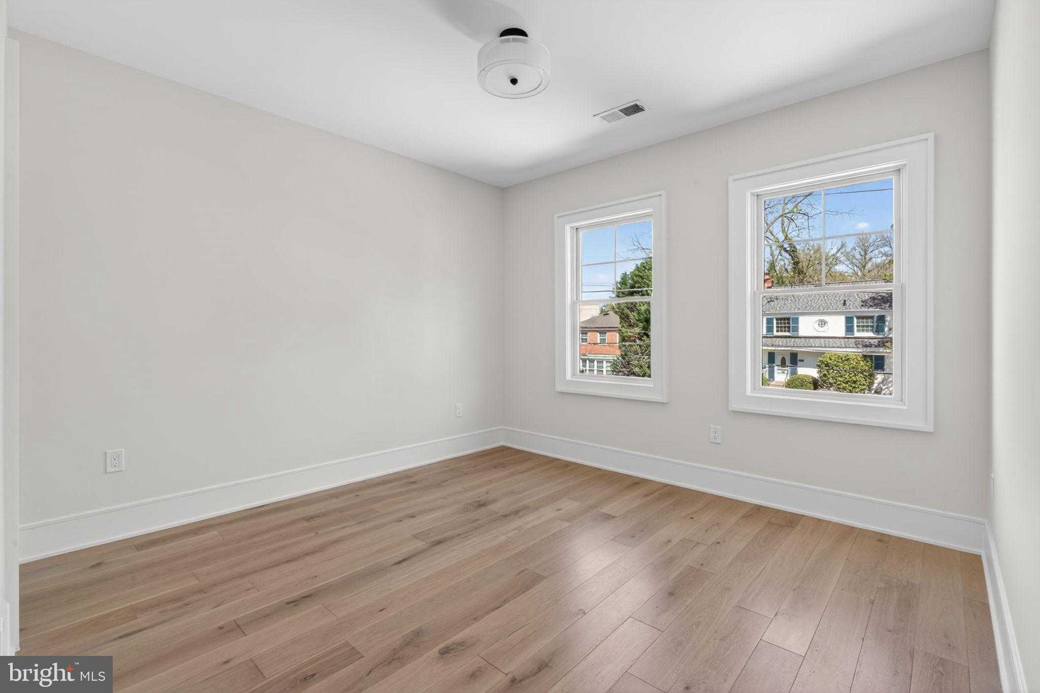 5326 Mckinley St photo 58