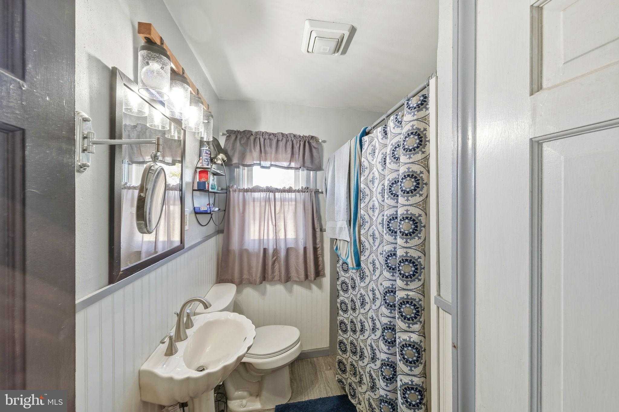 2889 Harryhogan Rd photo 12