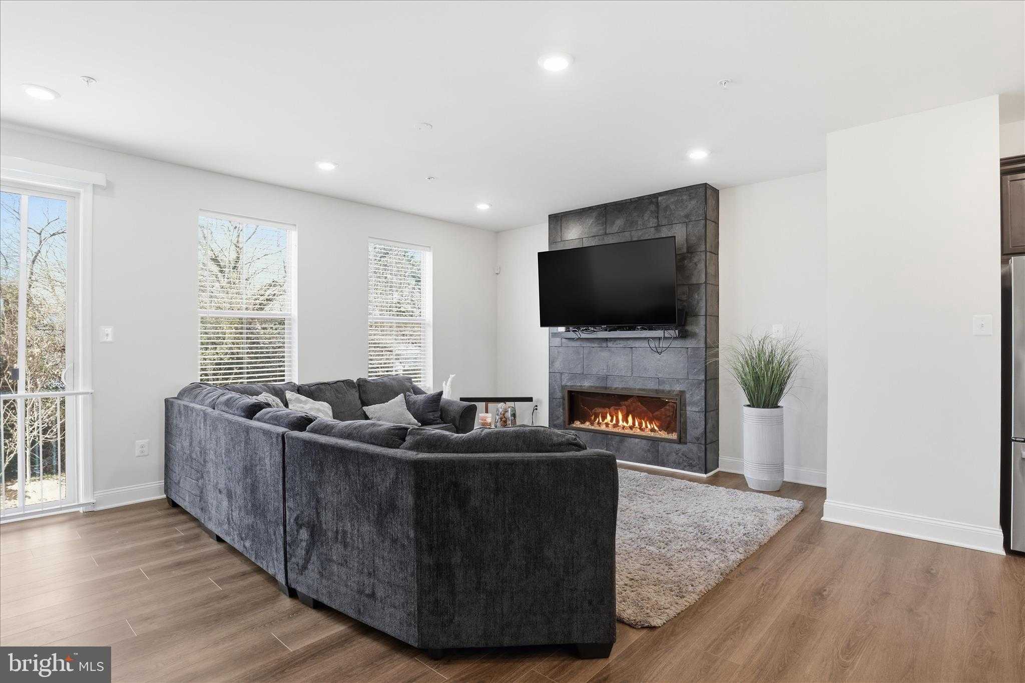 16416 Fife Way photo 6