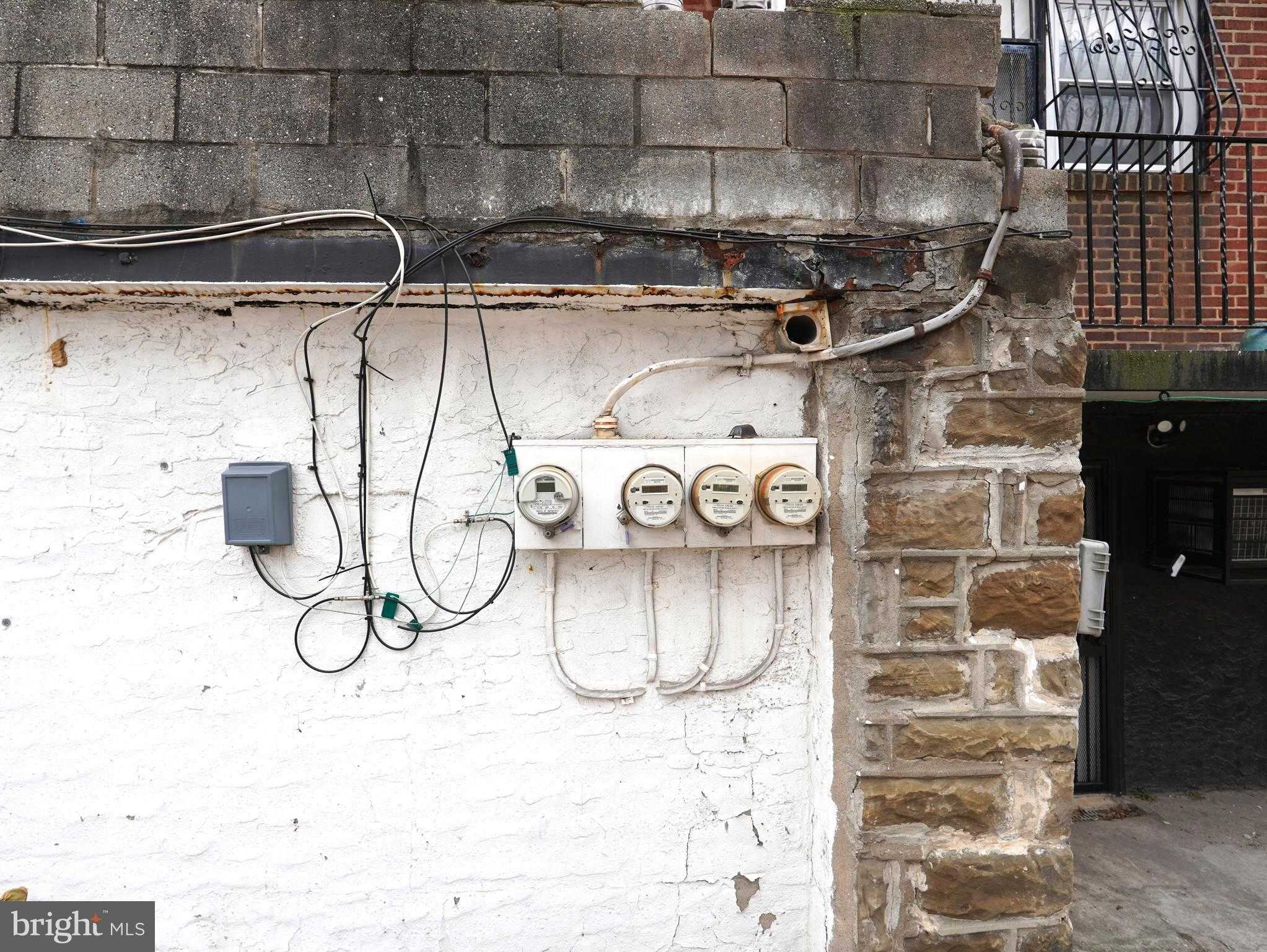 1319 E Lycoming St photo 4