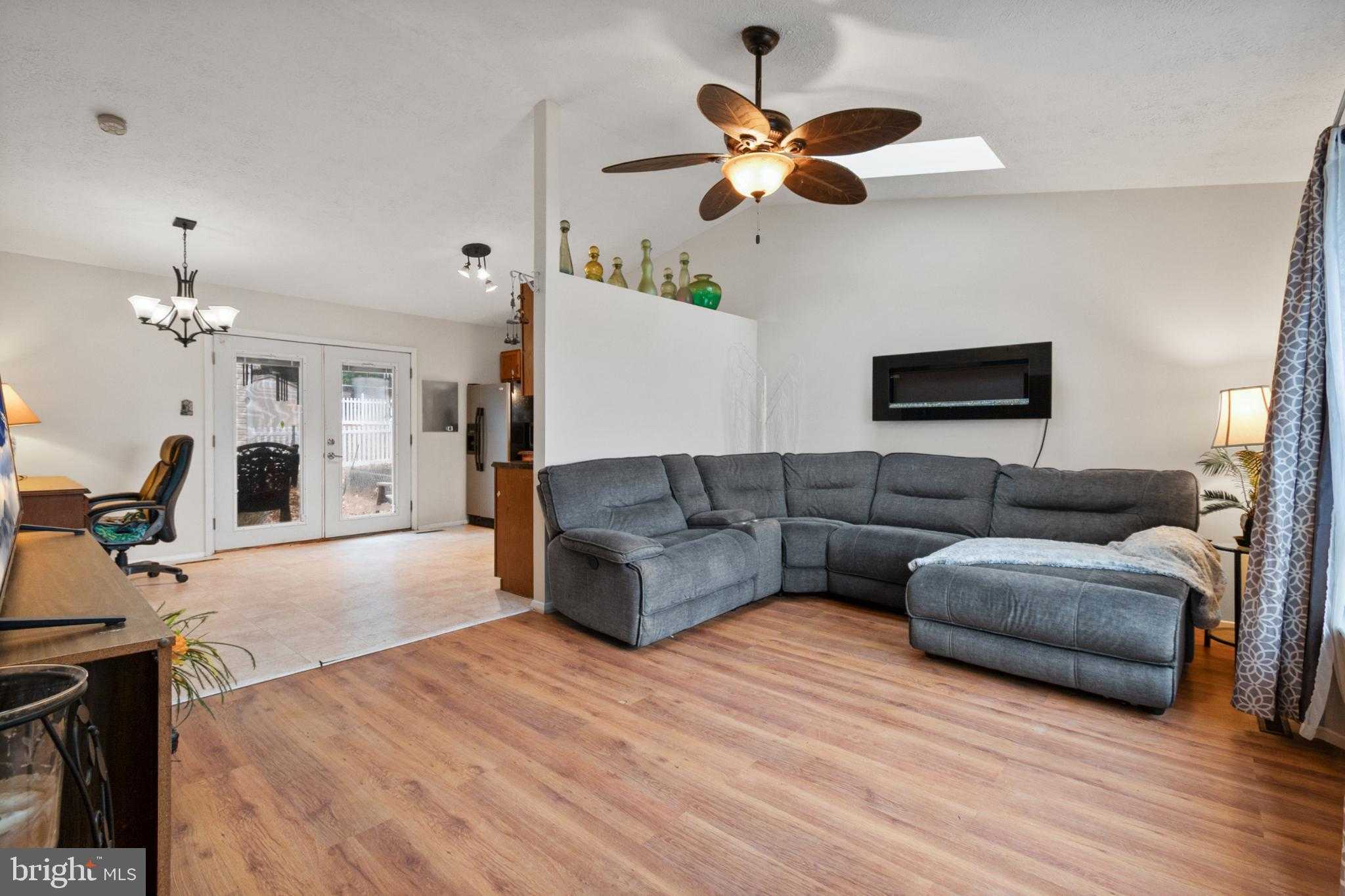 303 Boxford CT photo 3