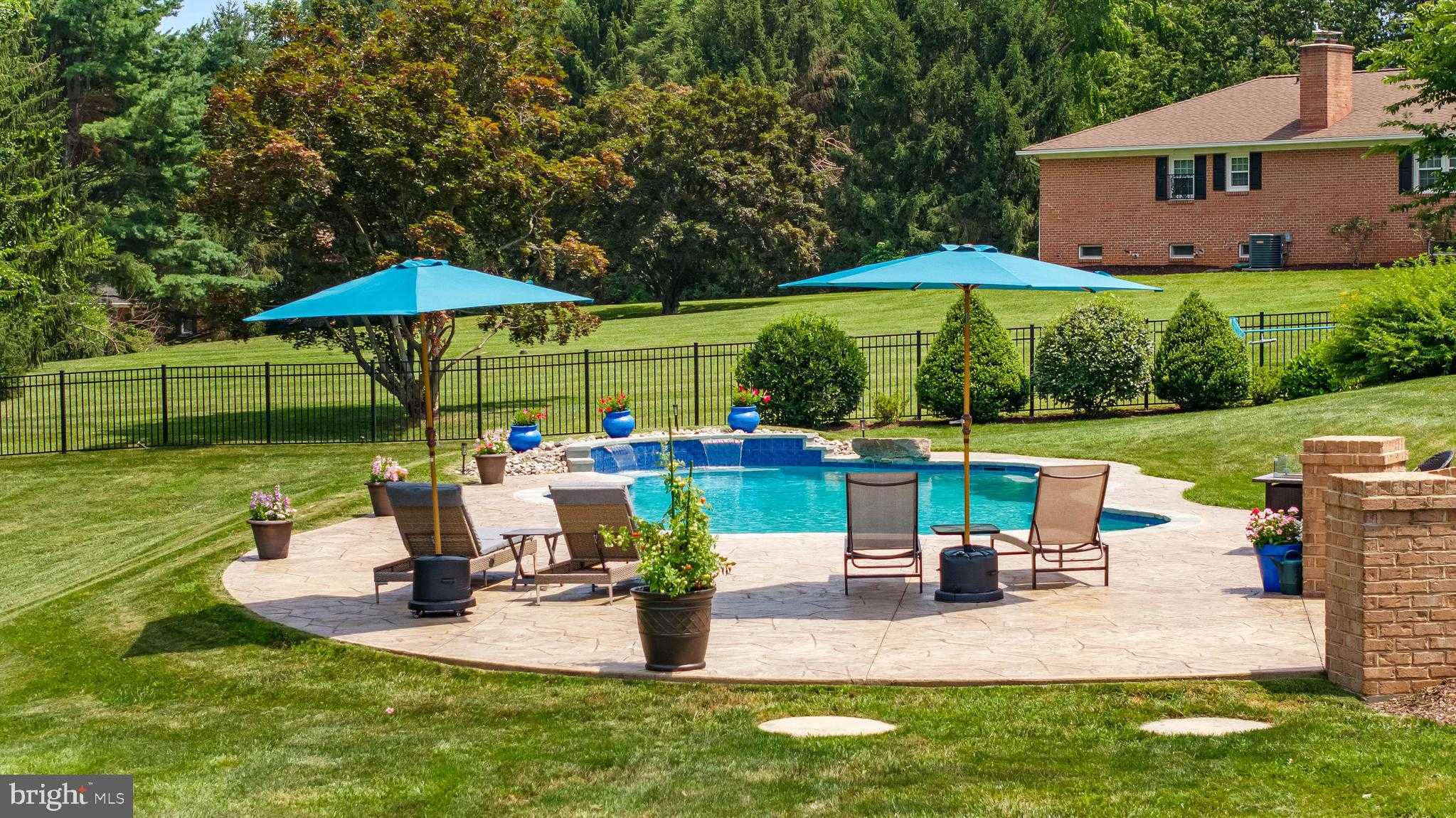 4037 Holly Knoll Dr photo 3