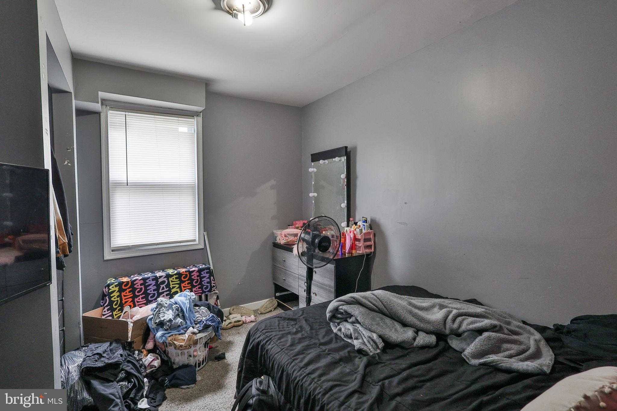 708 Ward St photo 18