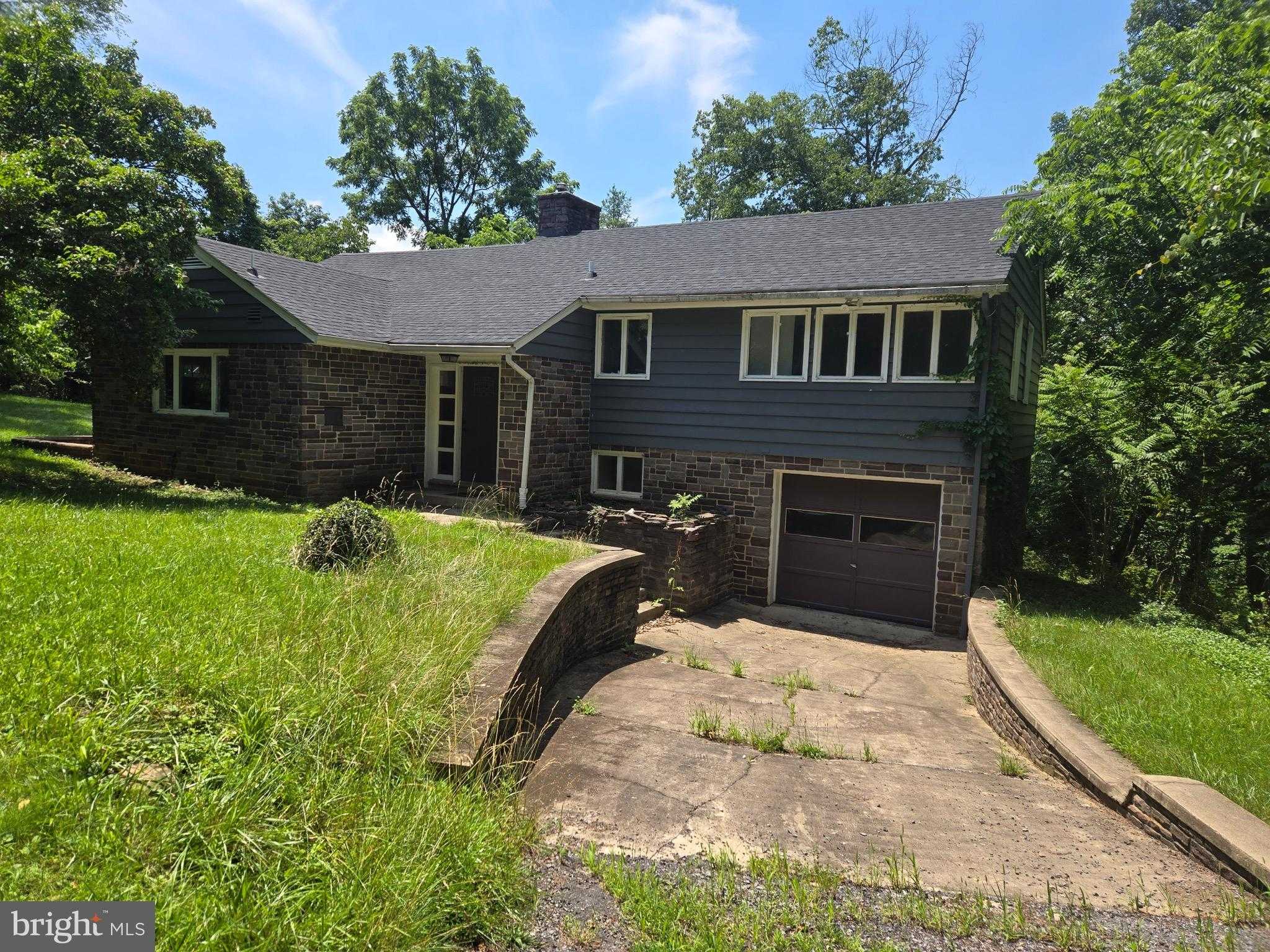 769 S Water St photo 3