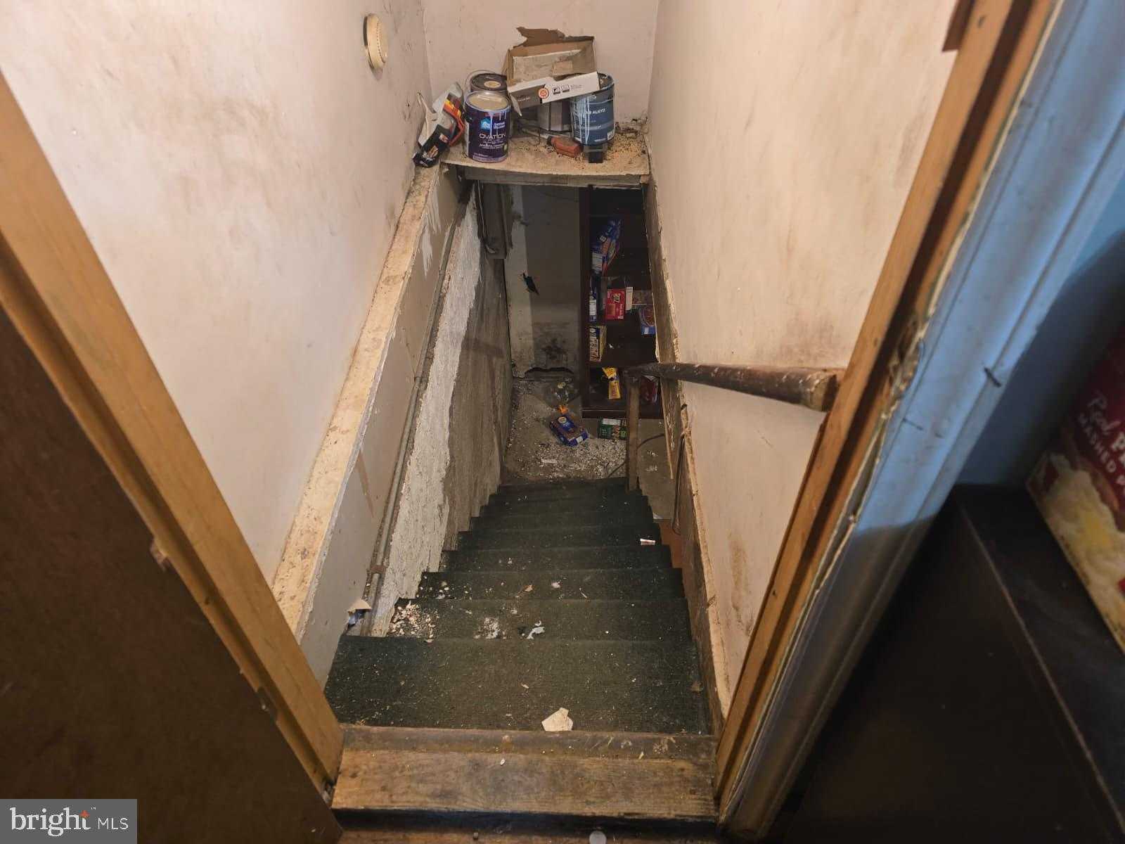 666 Montrose Ave SE photo 3