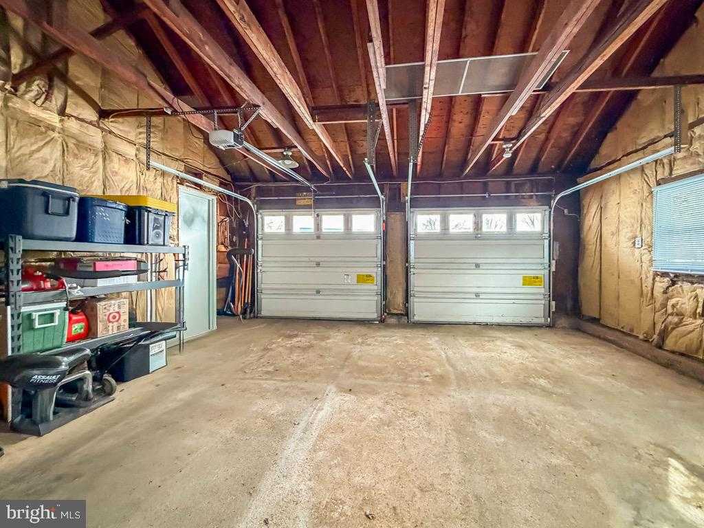 60 Caledonia Dr photo 42