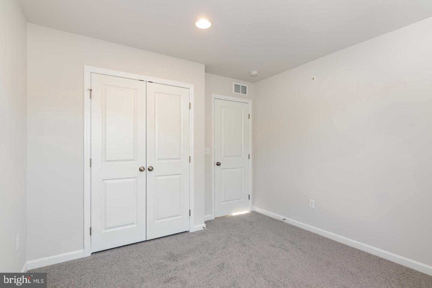 3242 Parade St photo 20