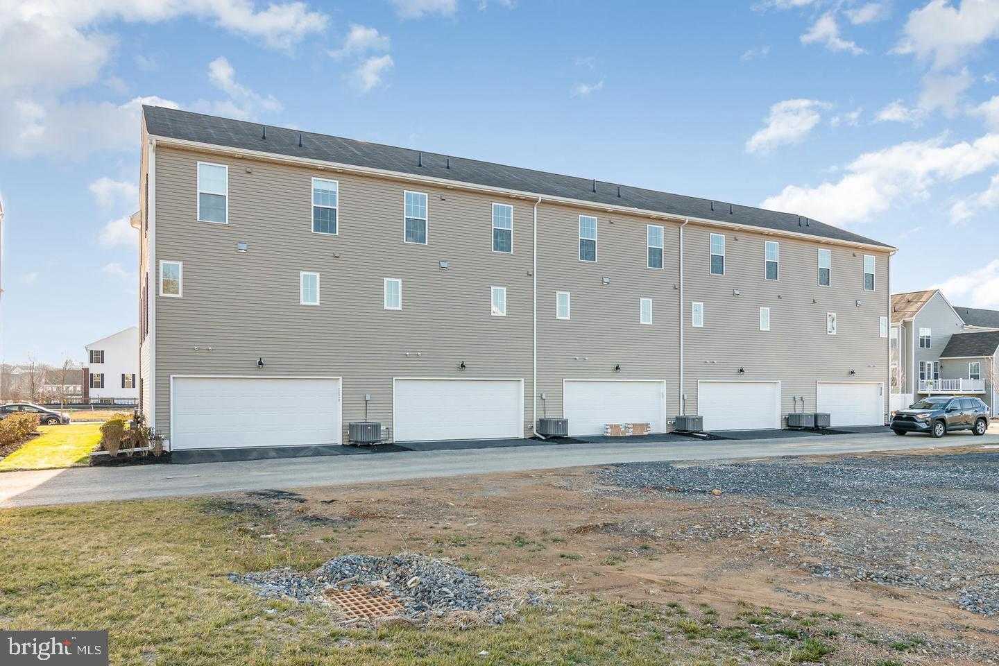 3242 Parade St photo 25