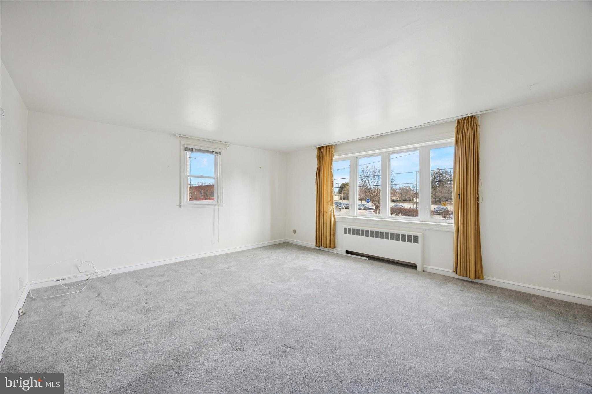 1211 E Johnson St photo 4