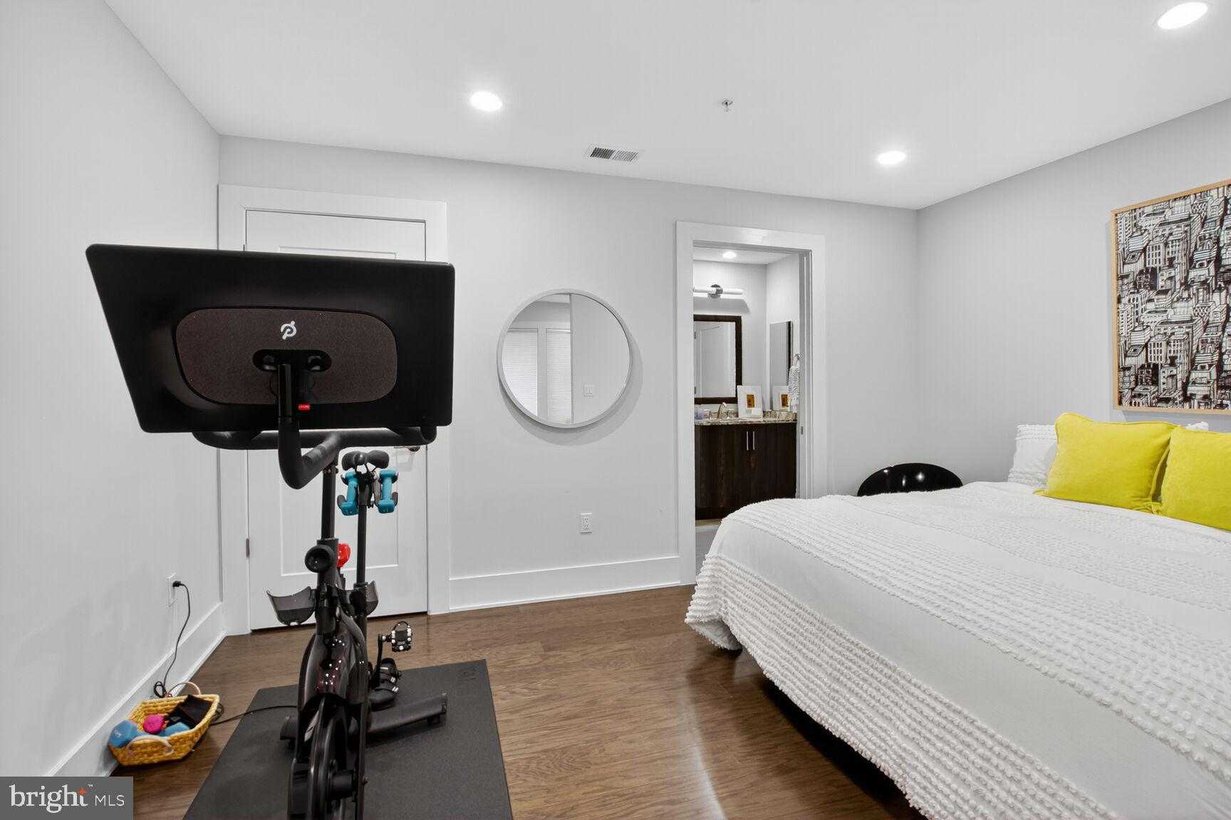 432 Barlow Pl photo 15