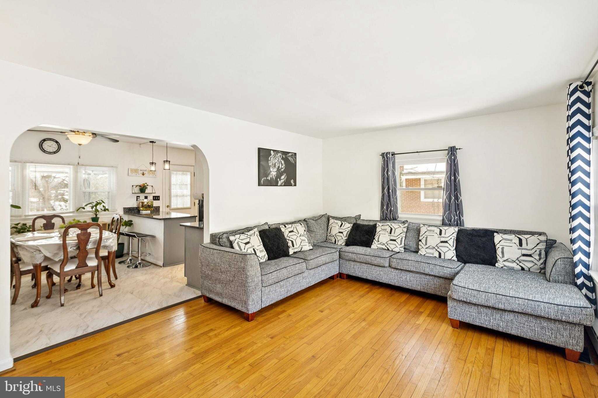 305 Cedar Ridge Dr photo 5