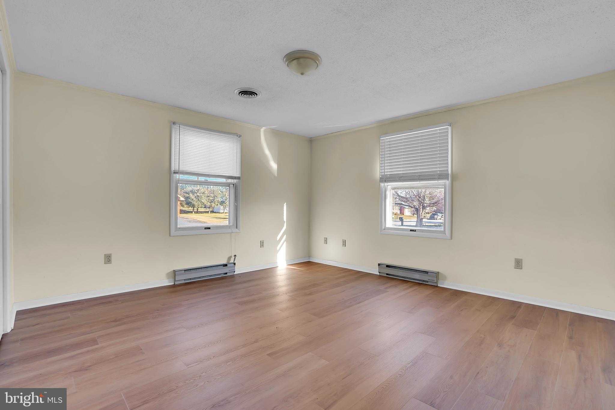 408 Carolle St photo 17