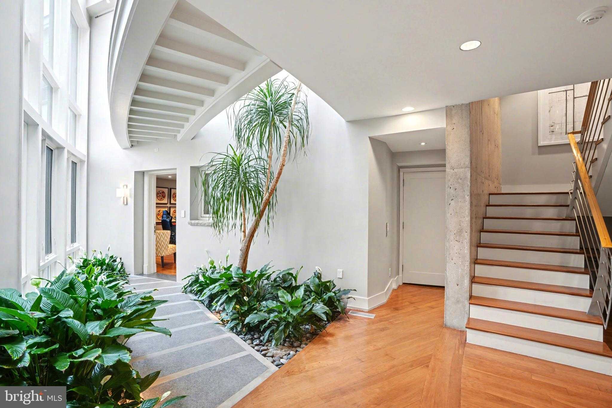 1100 Crest Ln photo 37