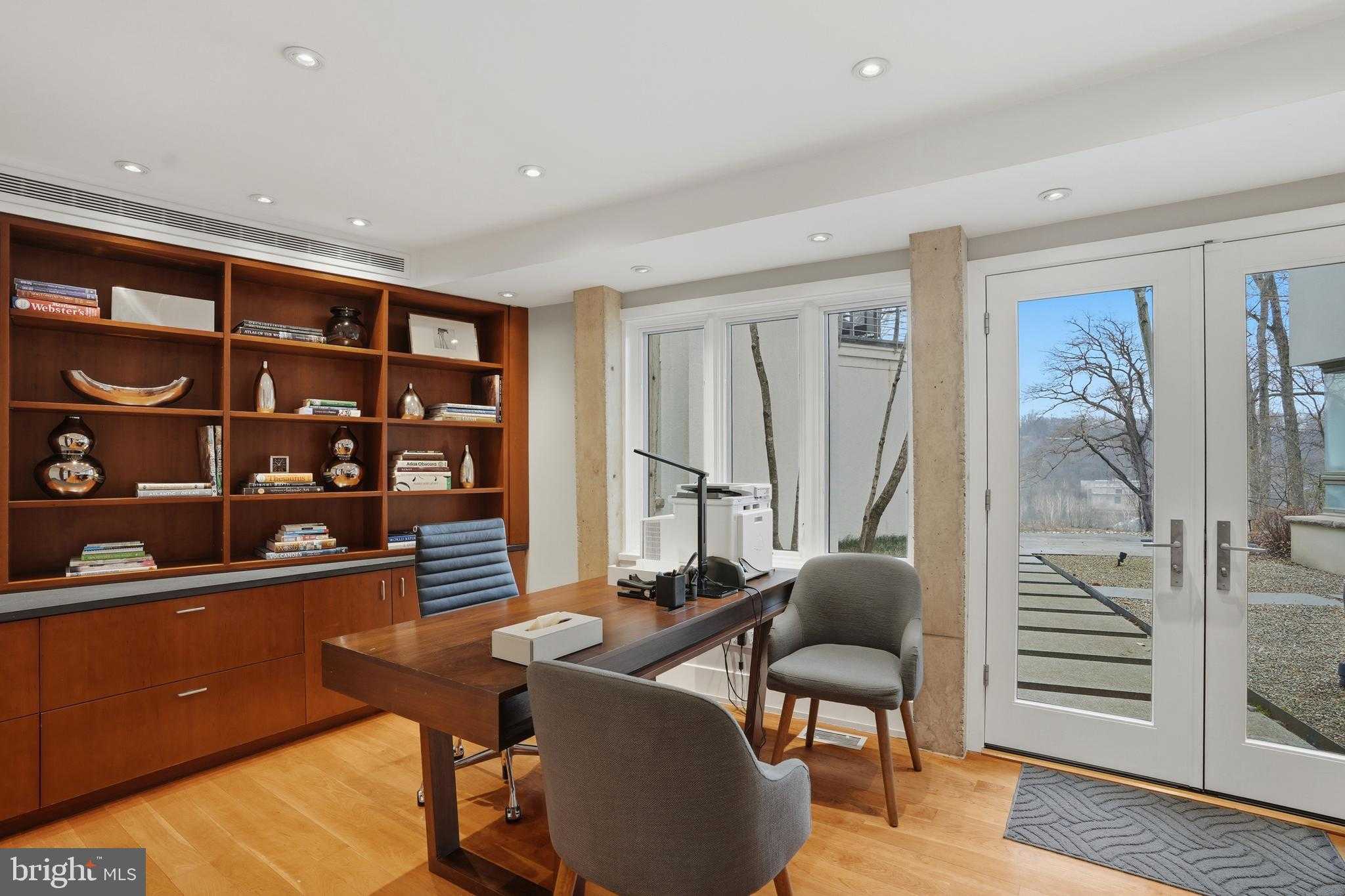 1100 Crest Ln photo 41