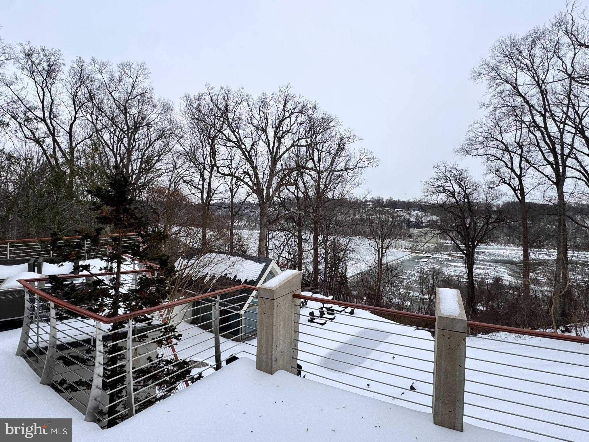 1100 Crest Ln photo 7