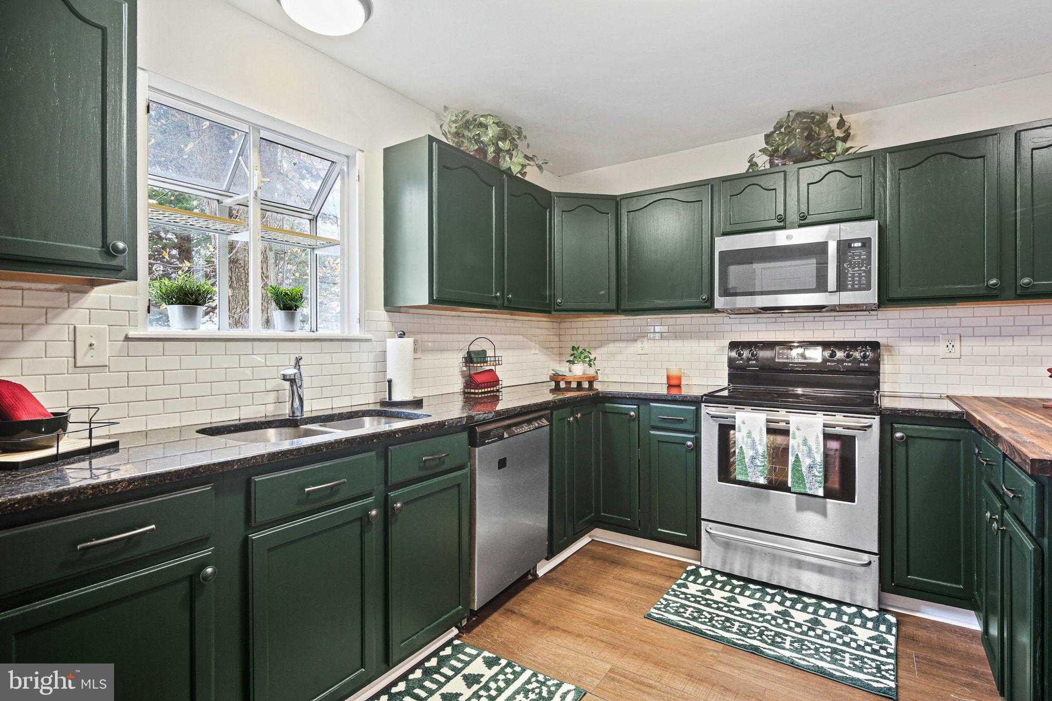 1617 Midland Rd photo 2