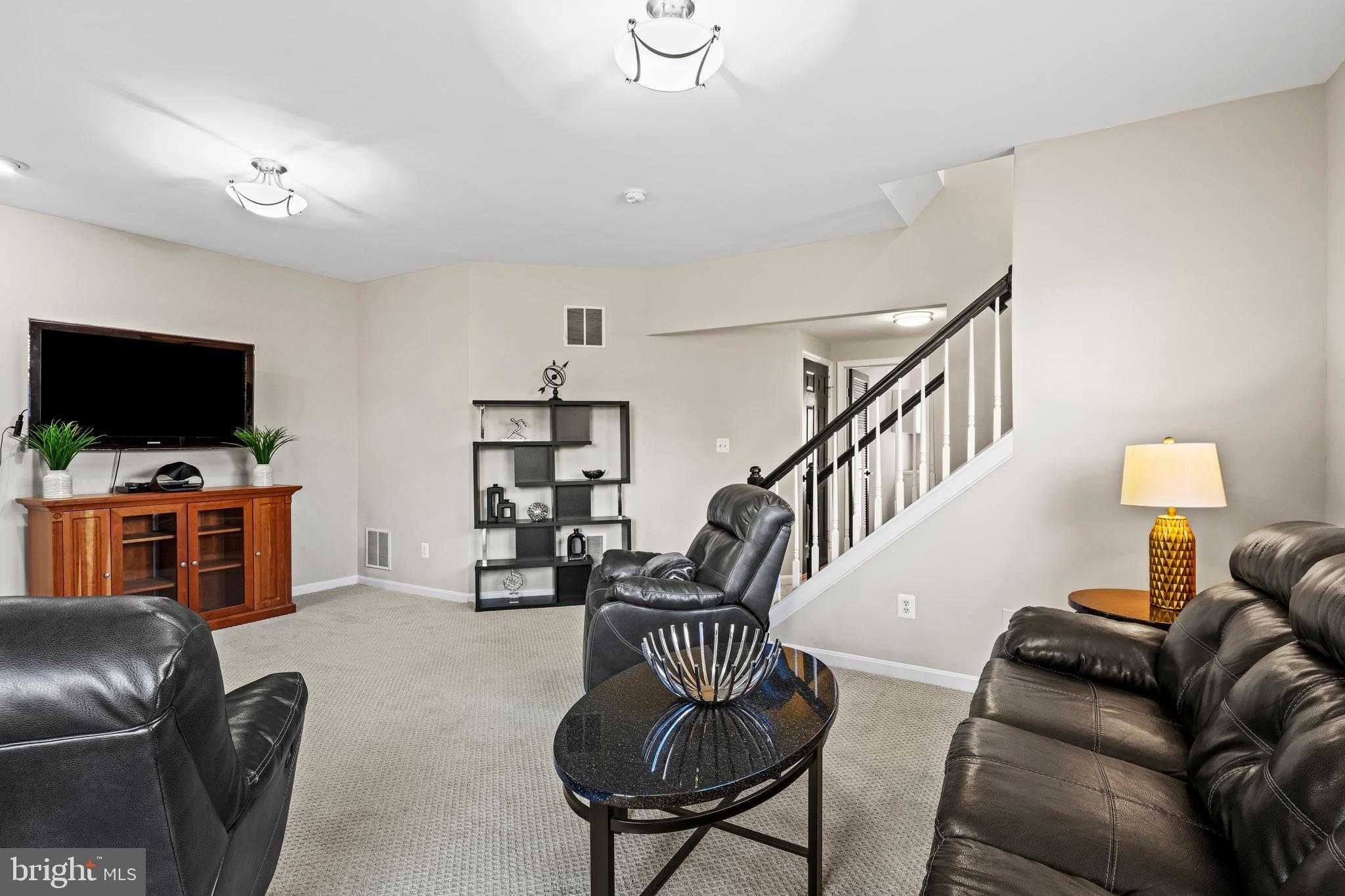 21614 Monmouth Ter photo 37