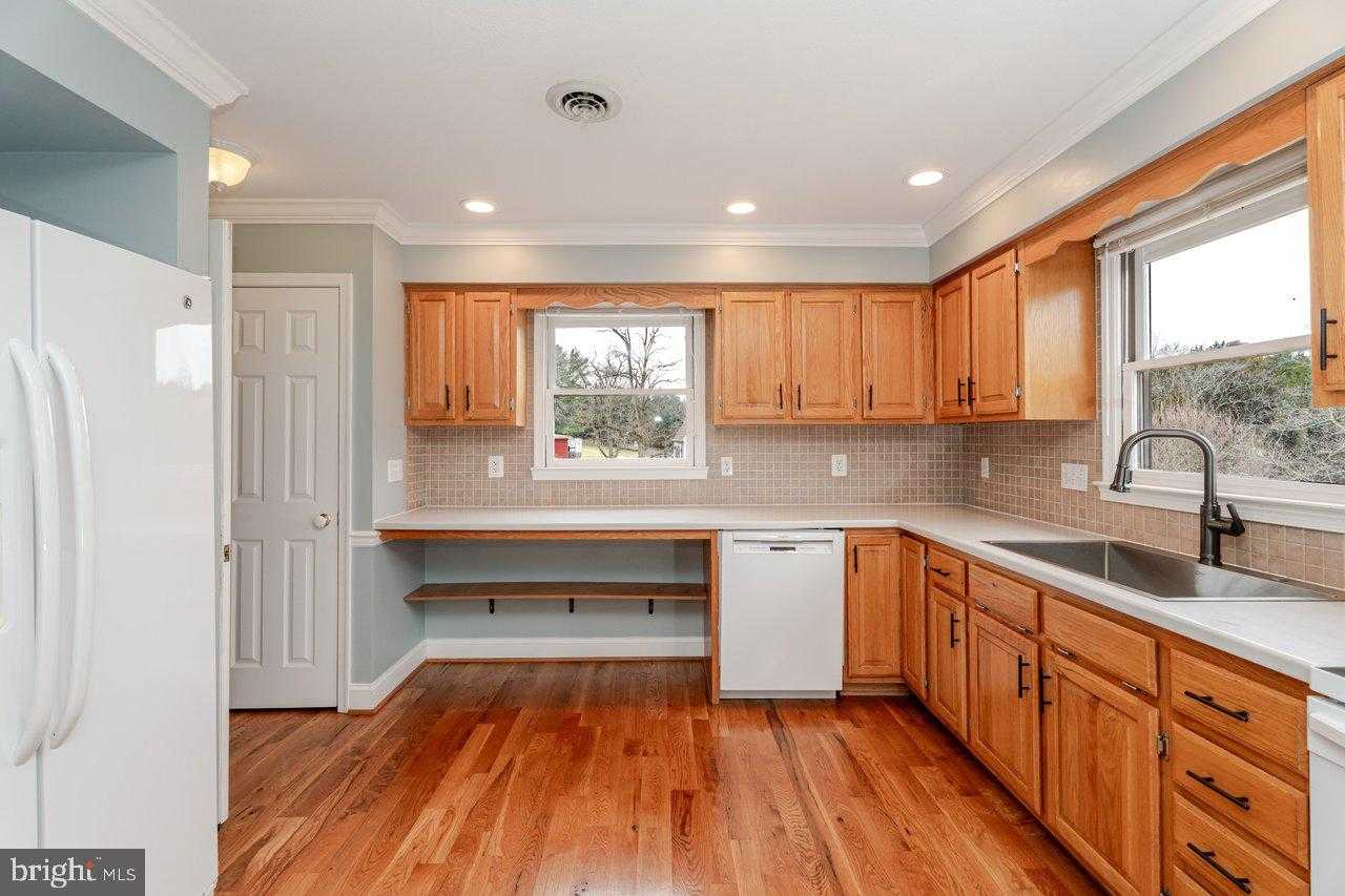 121 Spiker Ln photo 3