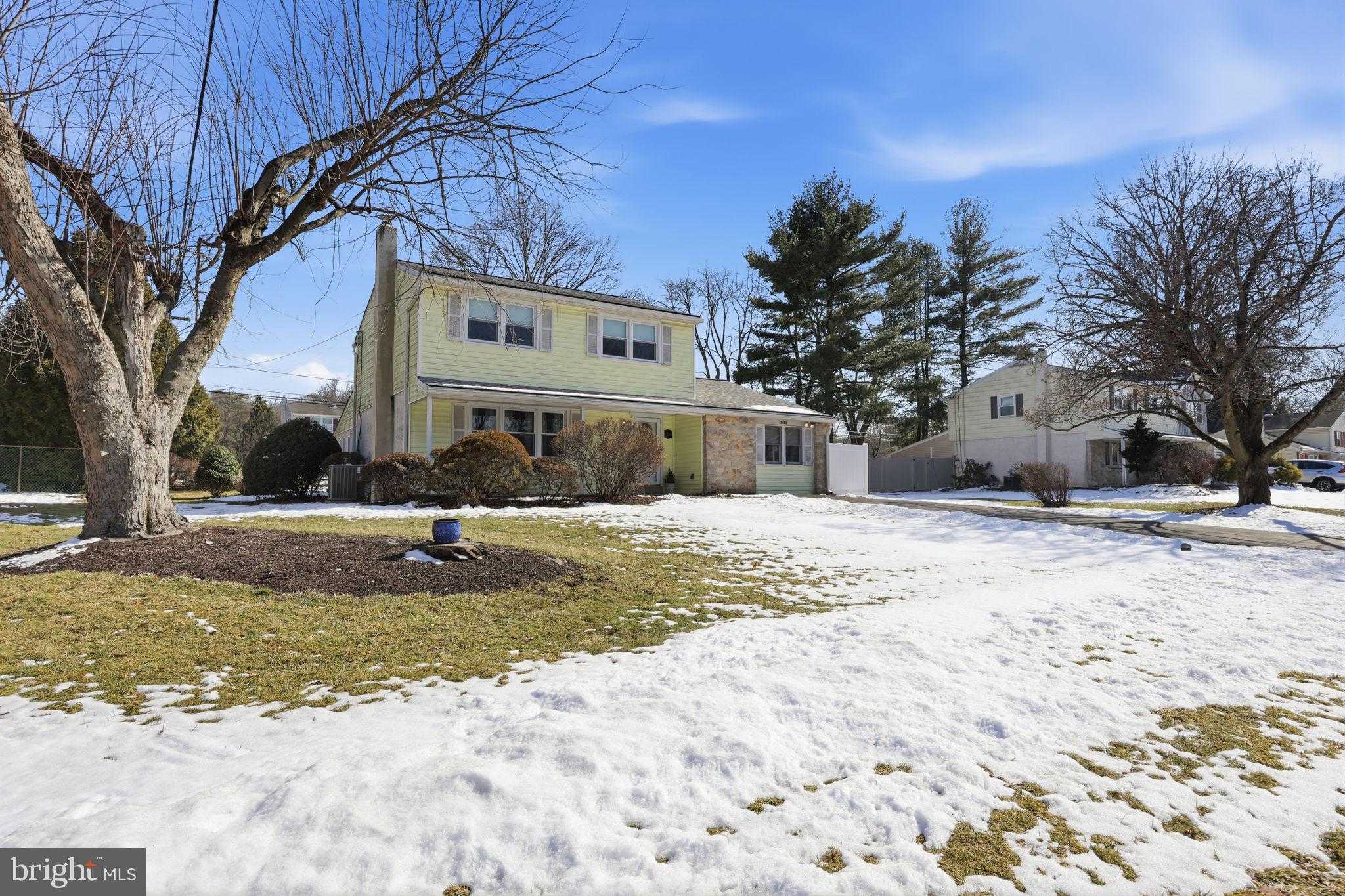 1460 CATHYS LANE photo 3