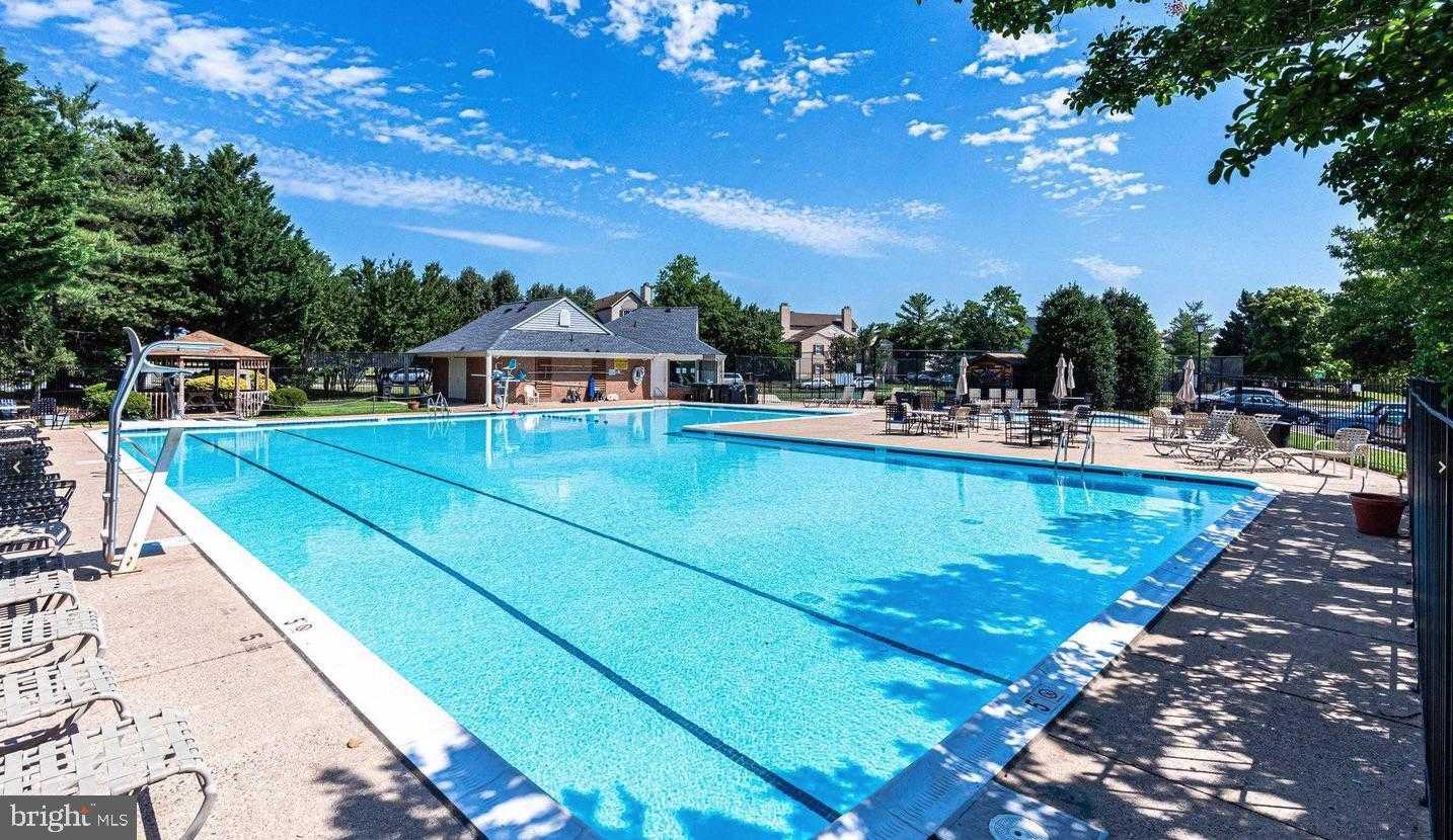 7416 Rokeby Dr photo 16