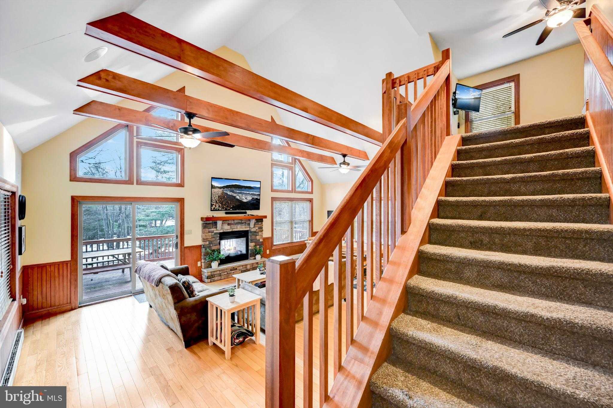 136 Pineknoll Dr photo 42