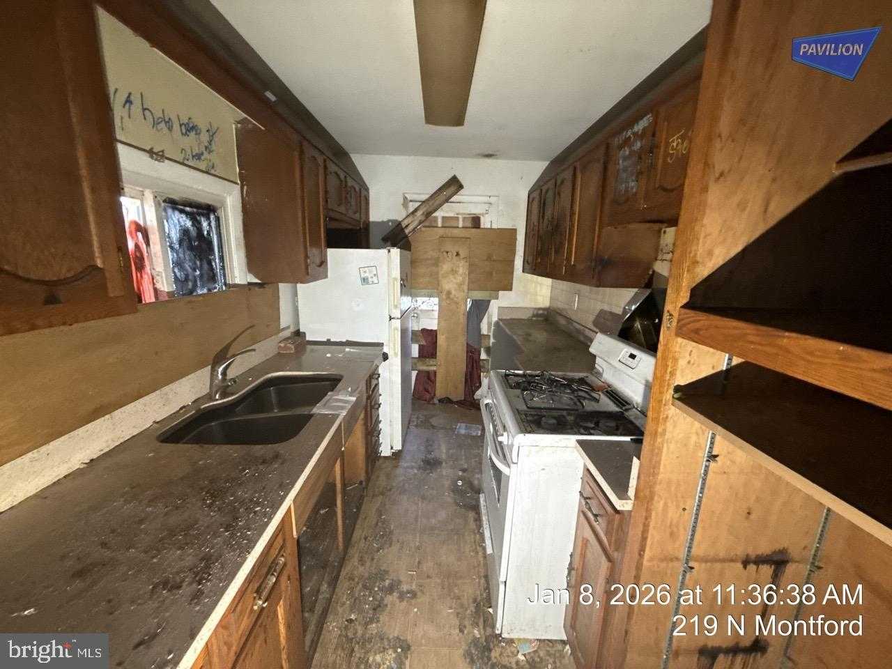 219 N Montford Ave photo 6