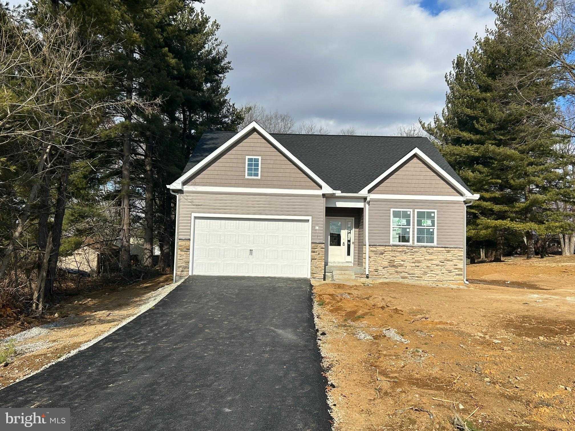 10918 Clinton Ave photo 2