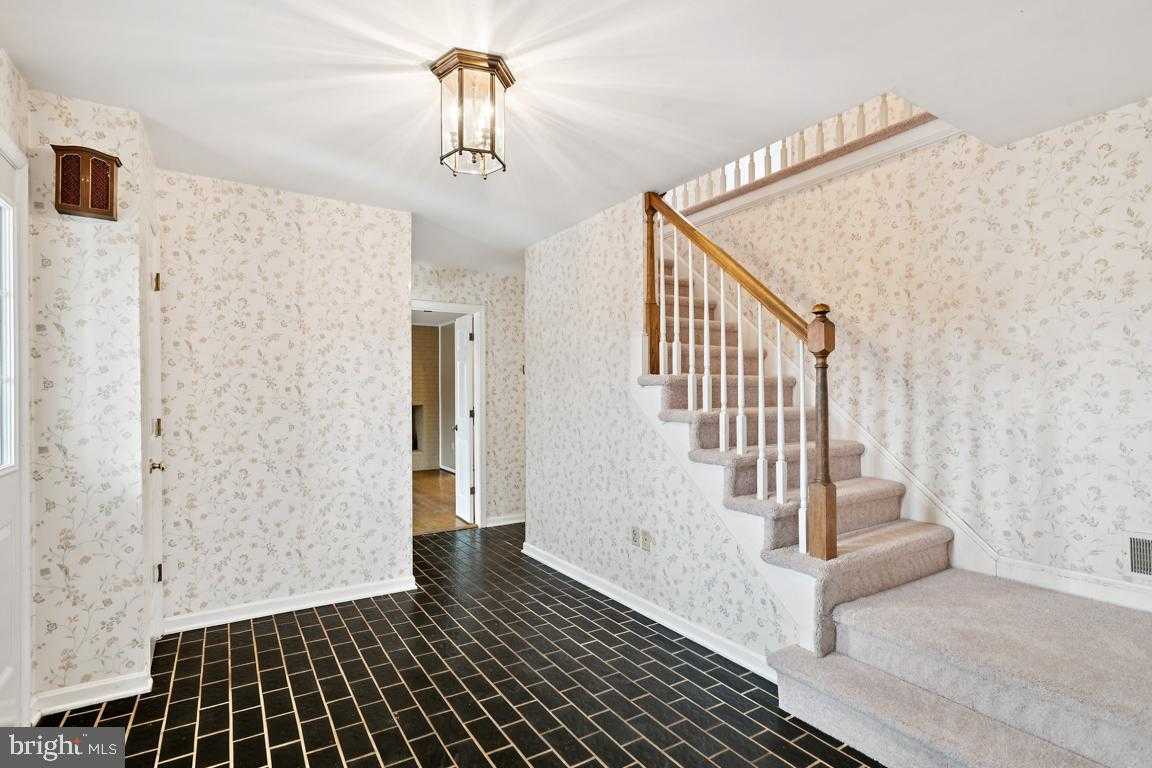 9033 Old Waterloo Rd photo 4