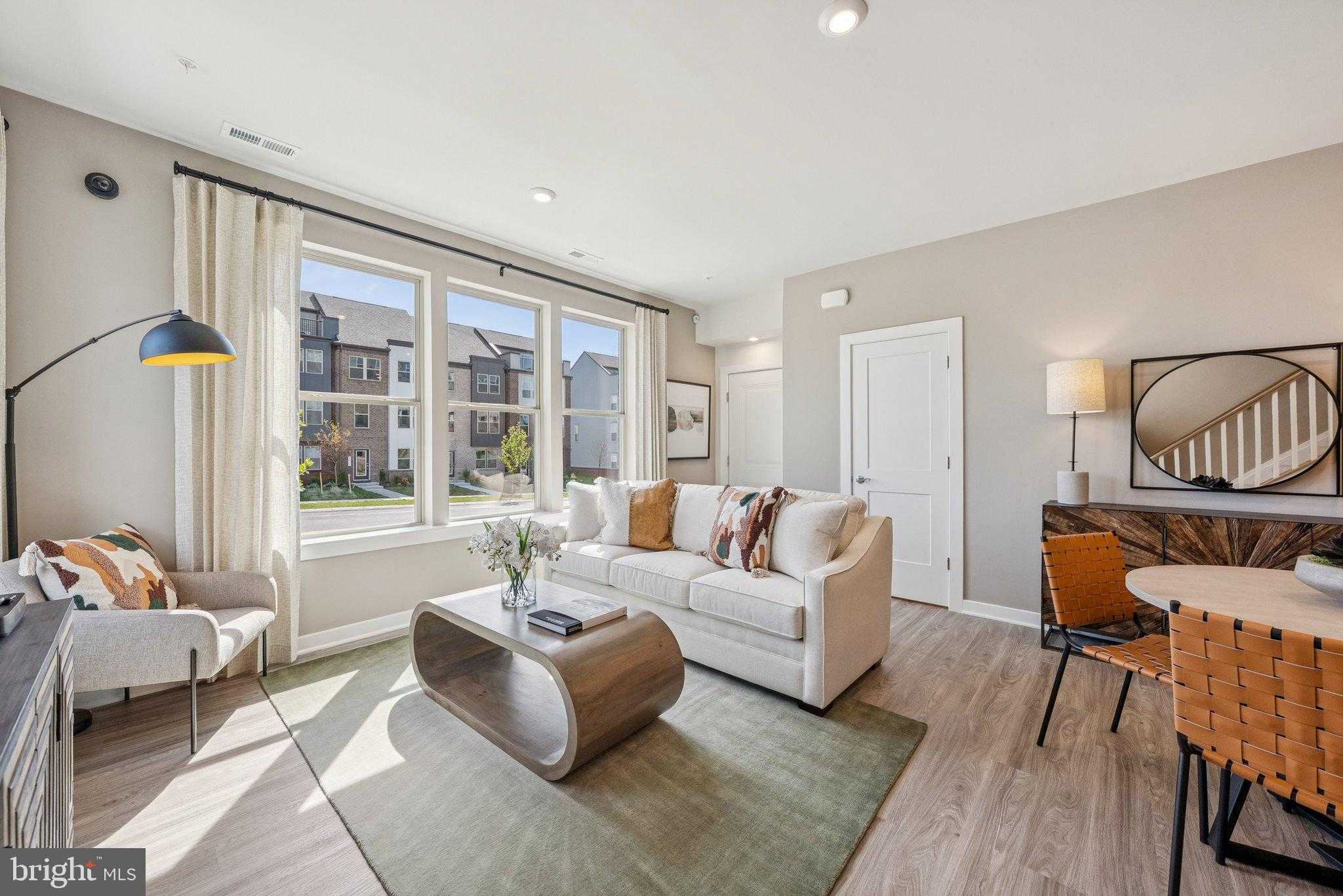 6719 Belcrest Rd photo 6