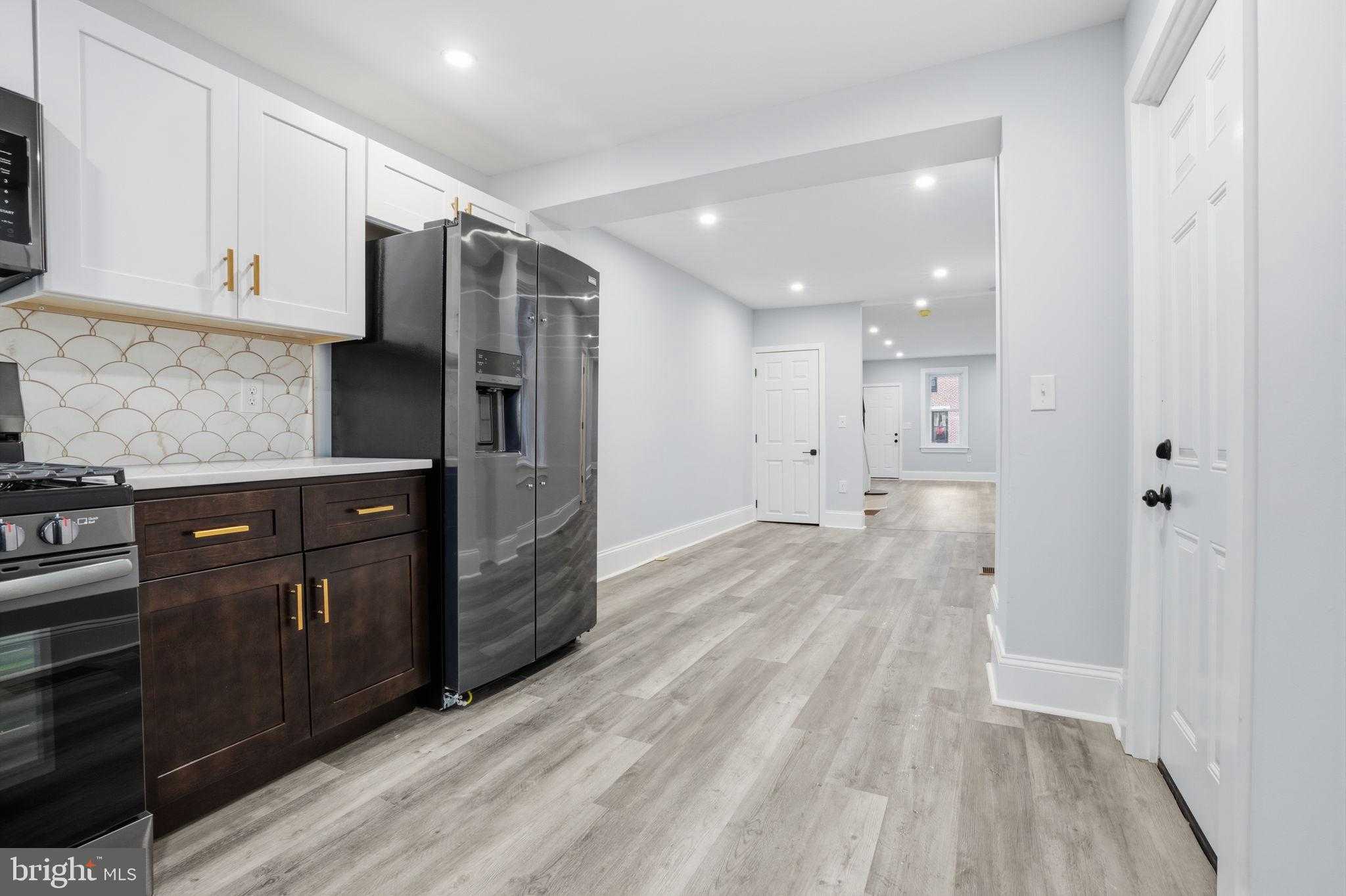 2037 E Cumberland St photo 11