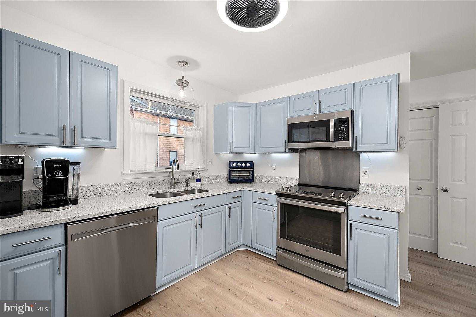 2 Crab Cay CT photo 14