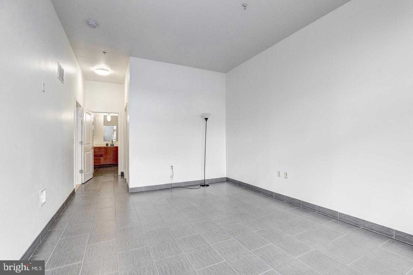 1209 N Charles St Apt 319 photo 11