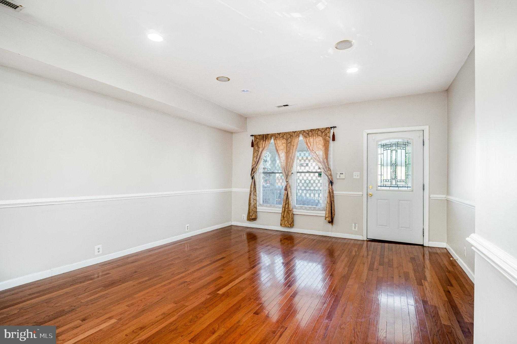 700 Lafayette Blvd photo 4