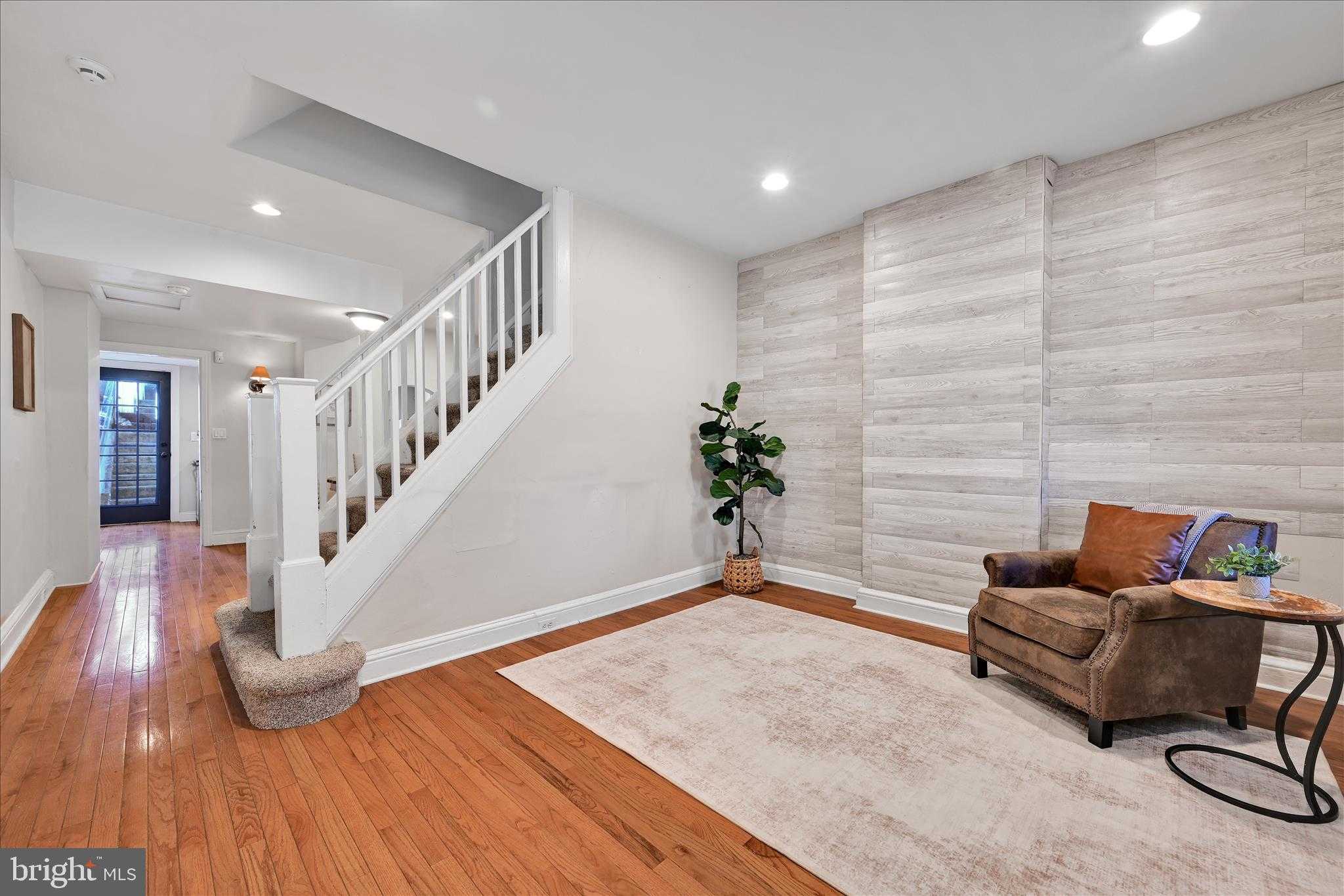 205 Front St photo 11