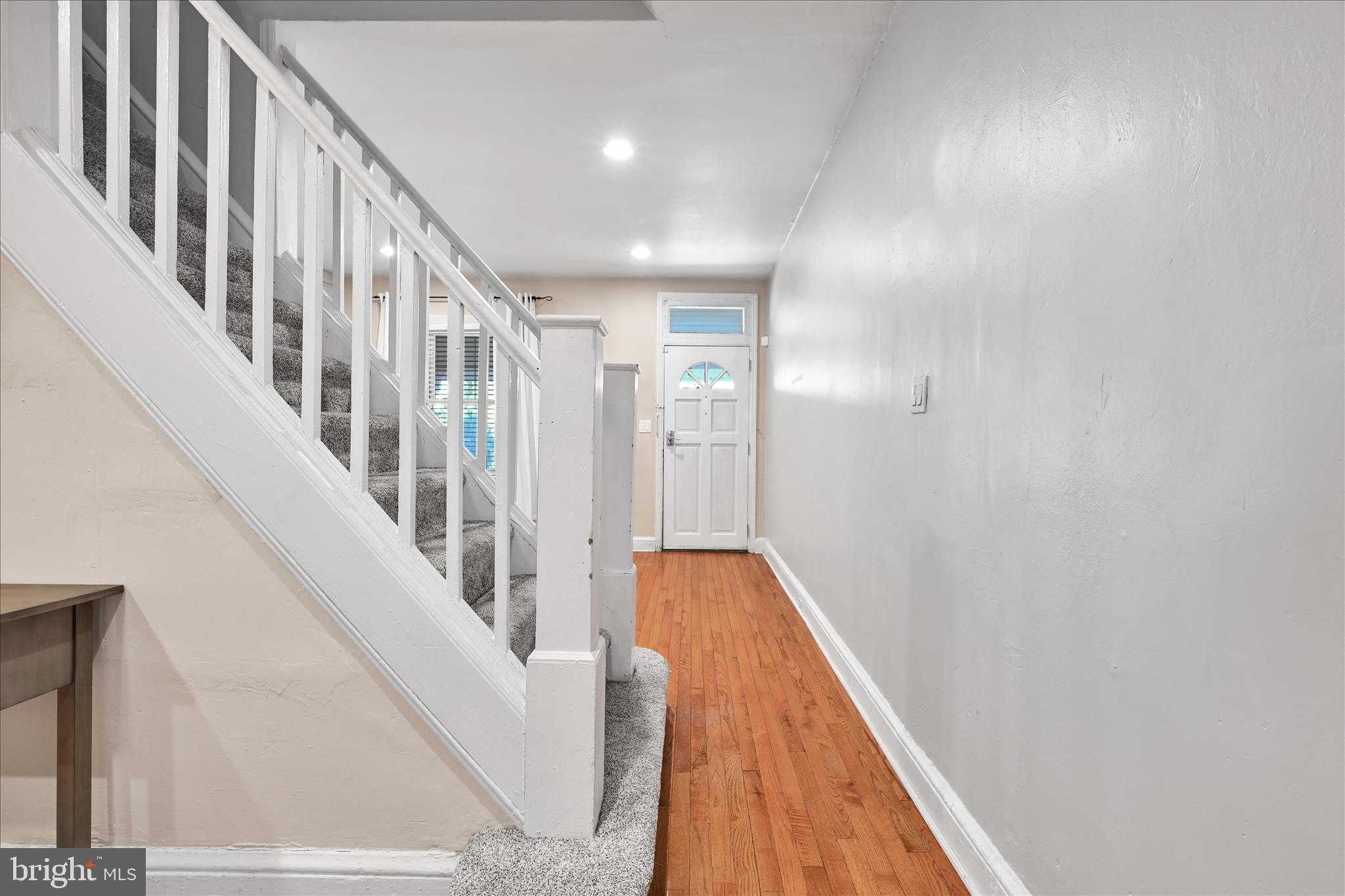 205 Front St photo 9