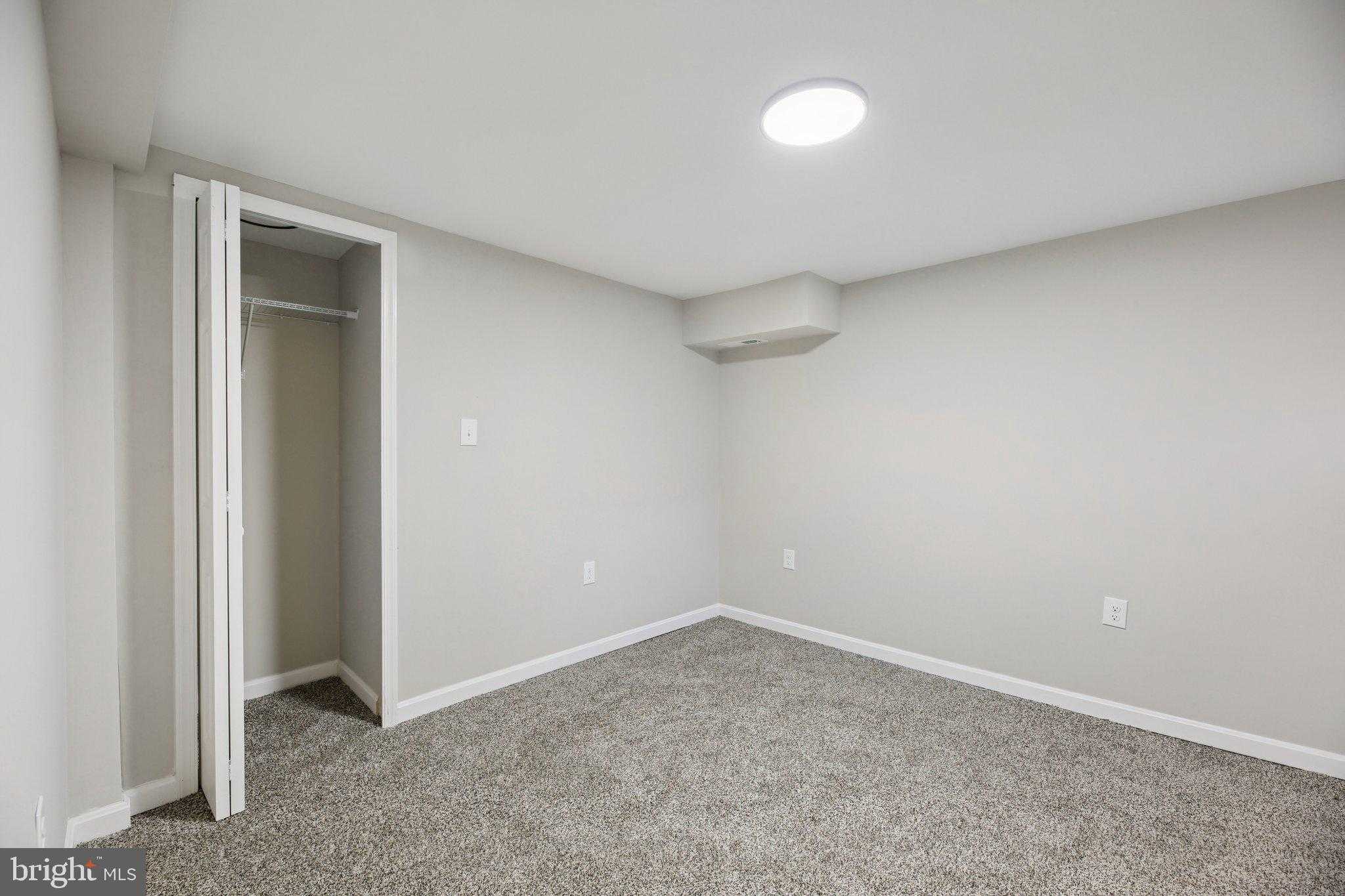 329 E University Pkwy photo 32