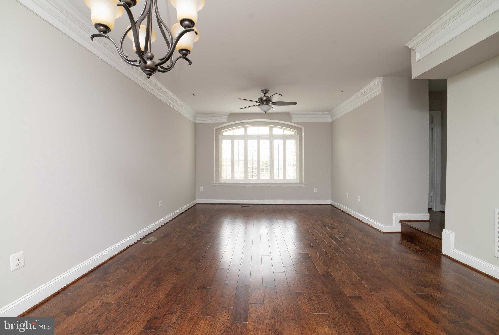 102 Vanguard Ln photo 10