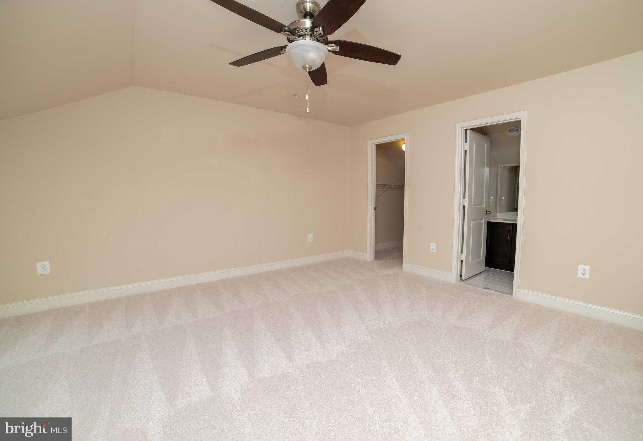 102 Vanguard Ln photo 23