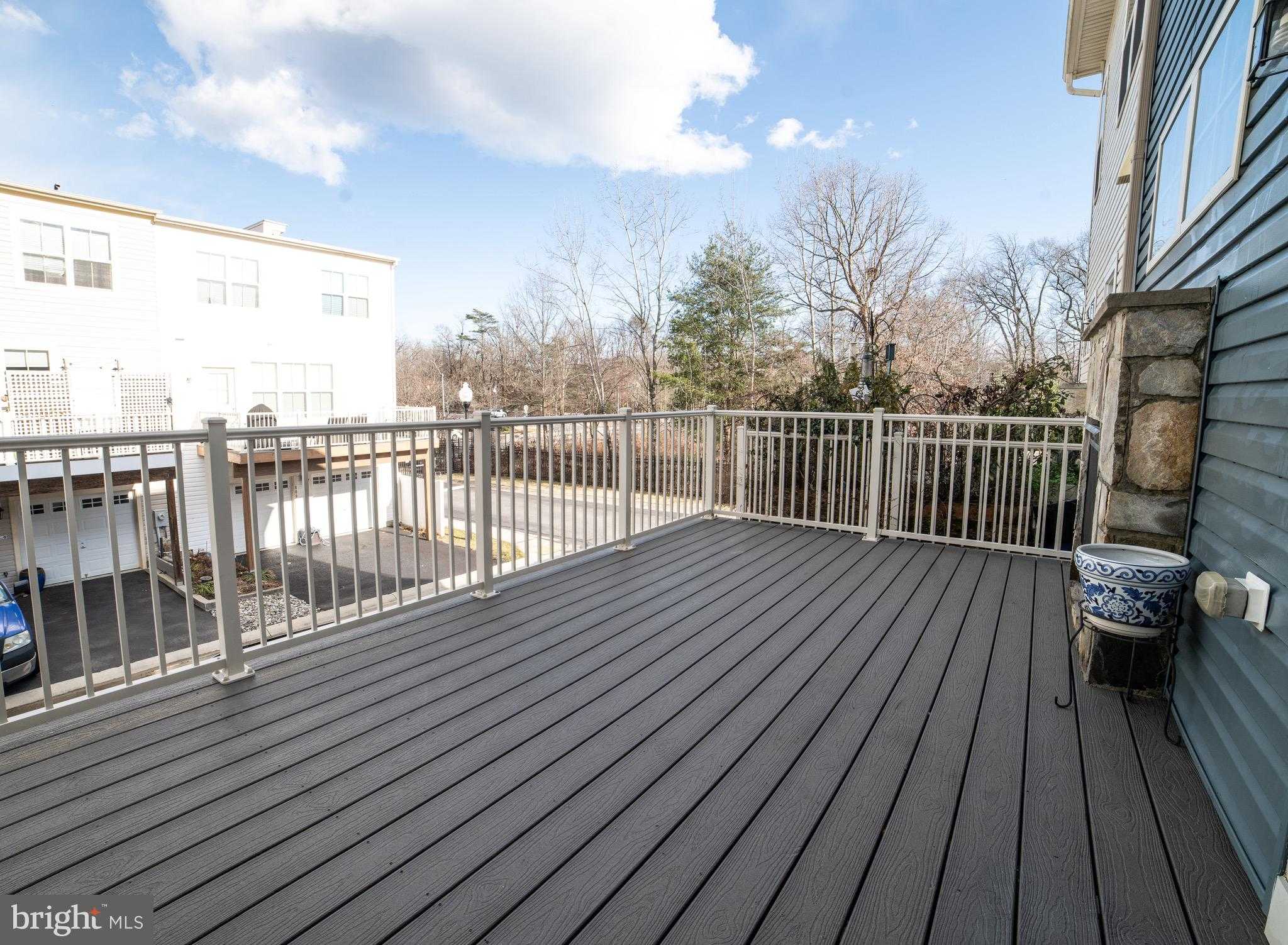 102 Vanguard Ln photo 25