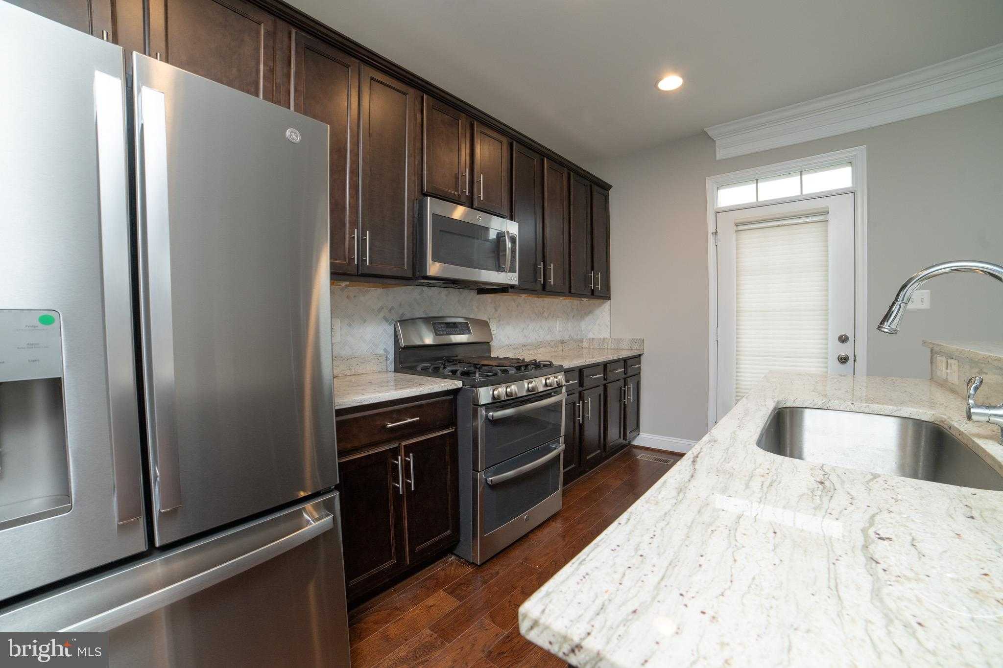 102 Vanguard Ln photo 7