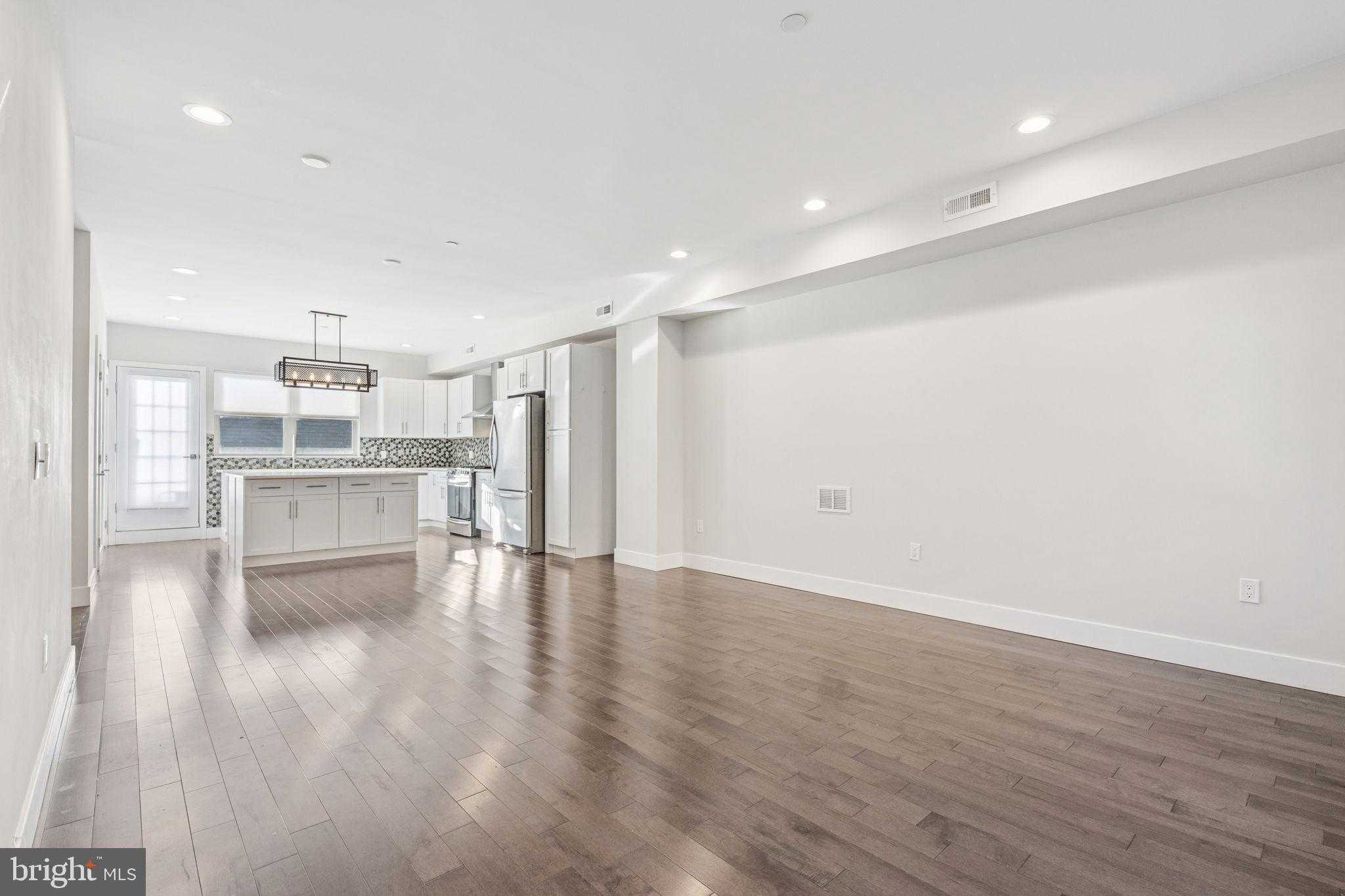 4770 Pechin St photo 3